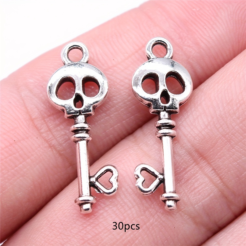 30pcs Skull Key Necklace Pendants, Vintage Silvery Charm Pendants, Halloween Ornament Accessories, Handmade Jewelry Diy Earrings Necklace Bracelet Accessories, Keychain Charms, 26x9mm