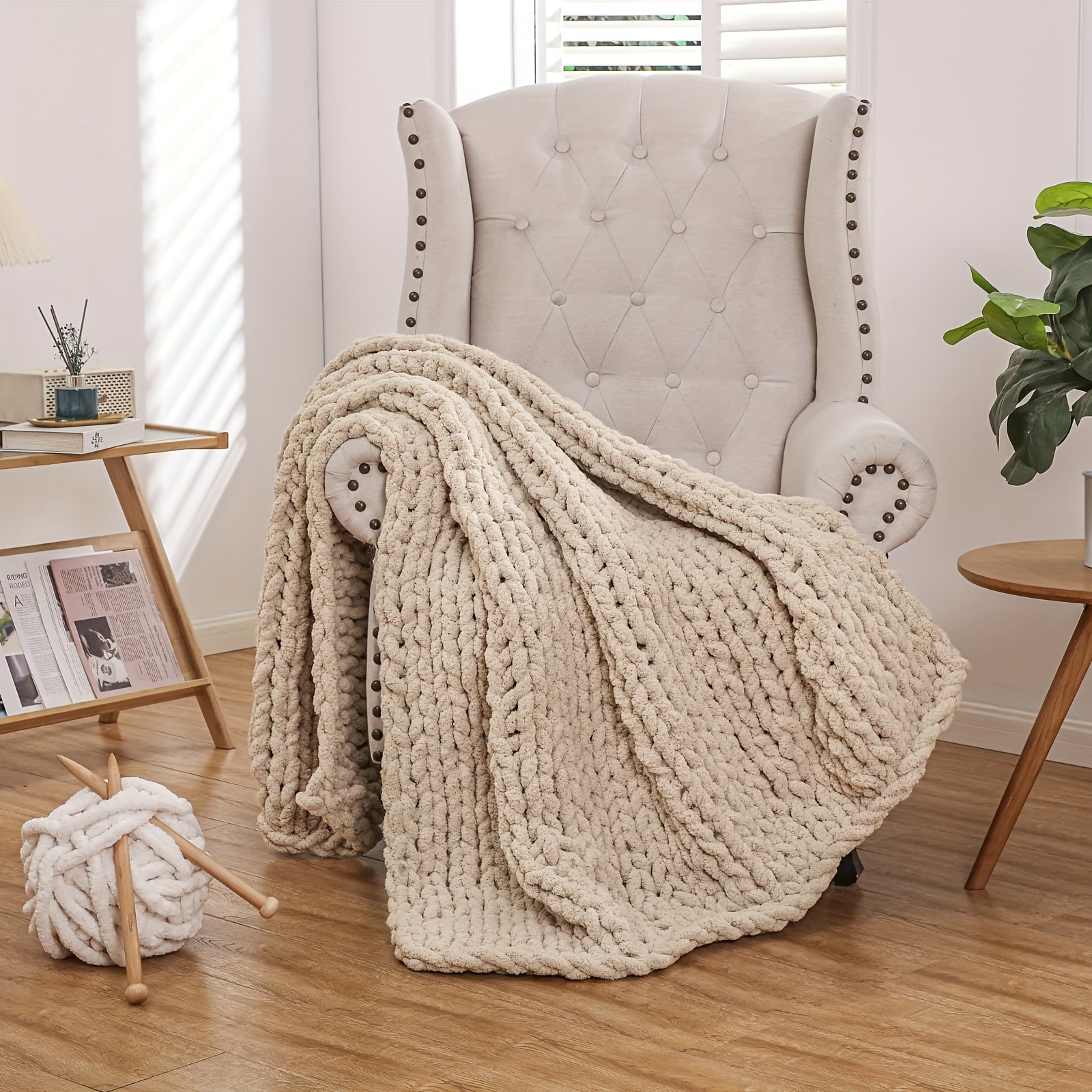 1pc Cozy Chenille Chunky Knit Blanket - 100% Handmade Polyester Fiber, Soft and Comfortable for Sofa, Home Decor, Office, School, Picnic, Travel Gift - All Seasons Outdoor Leisure Throw