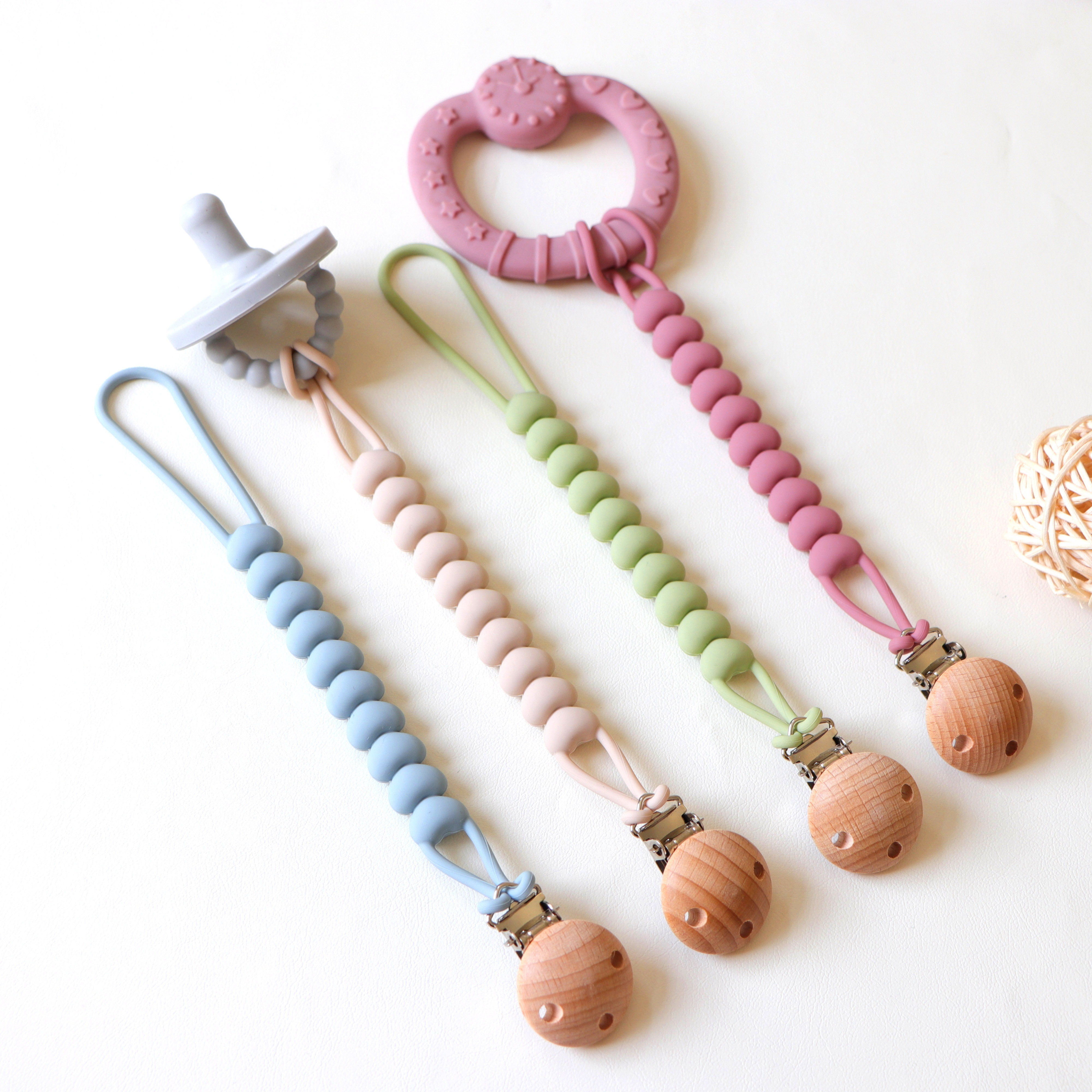 

Silicone Food Grade Teether Keychain - Easy To Clean - Suitable For Ages 3-6