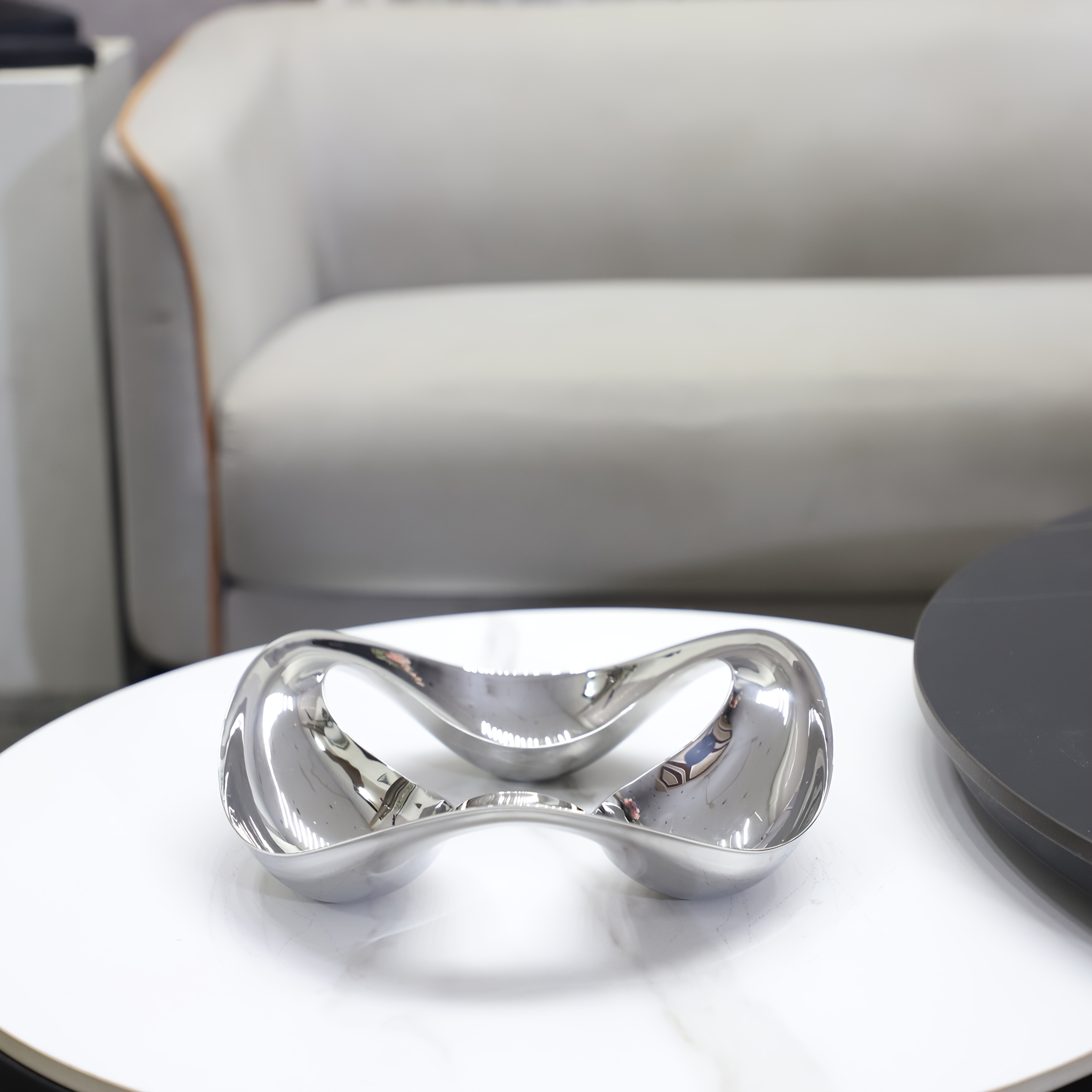 1pc Minimalist Silvery Stainless Steel Candy Dish Irregular Shape Model Room Metal Ornaments Creative Decorations (Non-Food Contact)