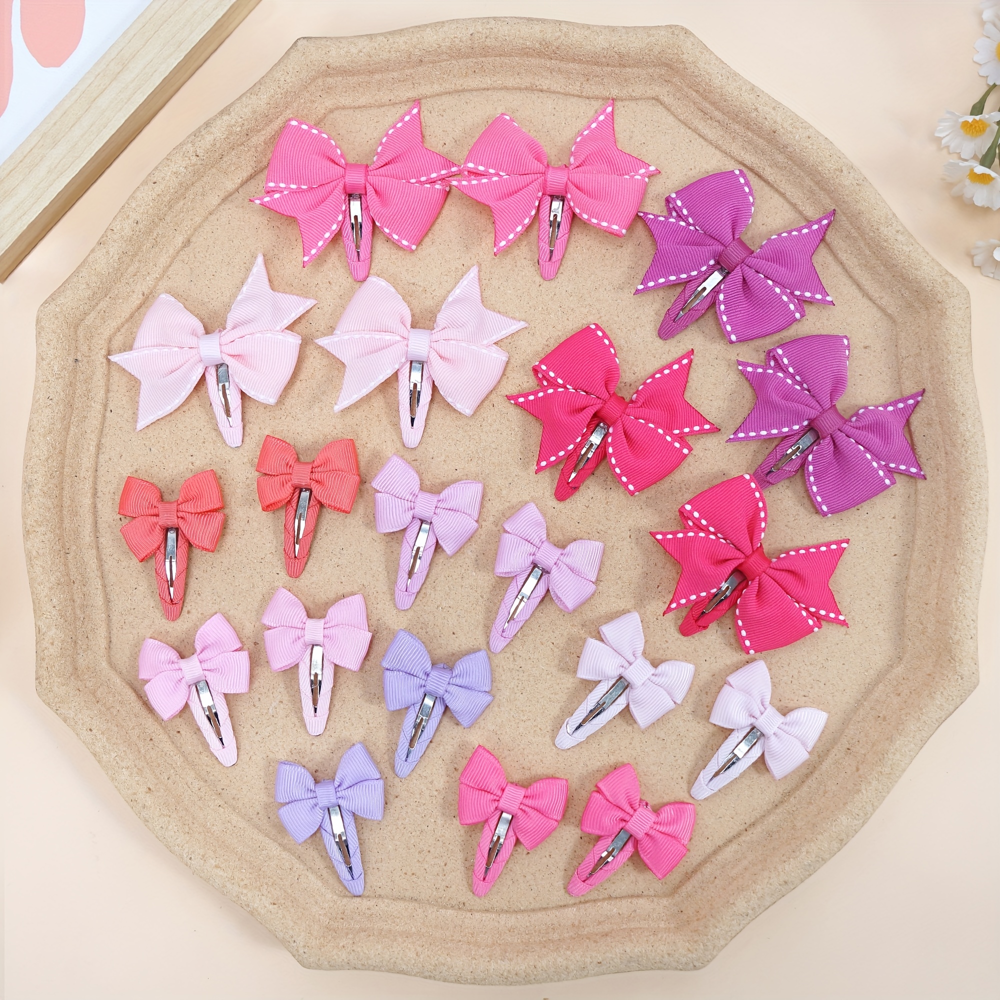 E-shop Ein Set aus 20 Clip-On Haarspangen für Mädchen, mit exquisiten Satinband-Schleifen, Schleifen-Clips, Pony-Clips, Seitenspangen und
