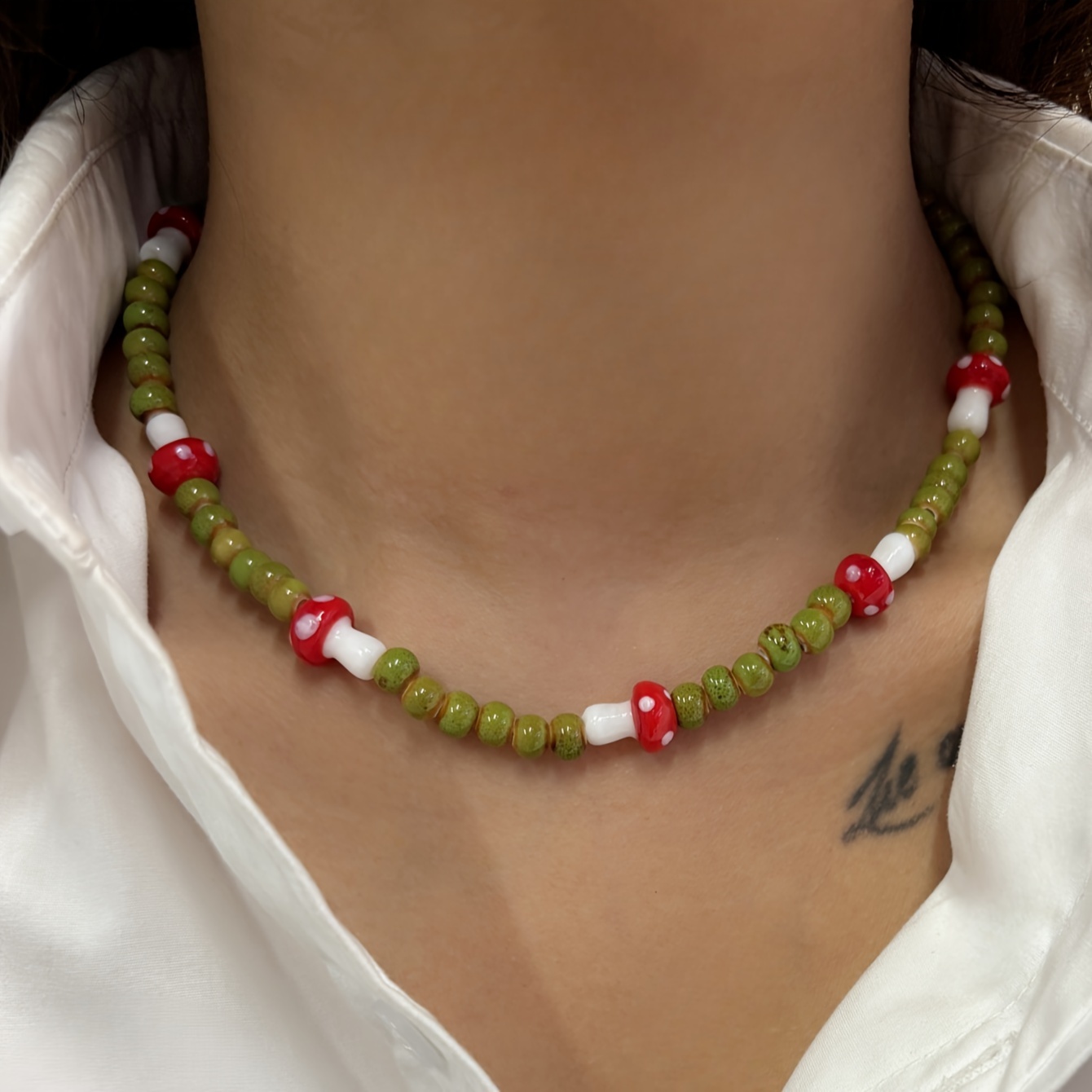 

Boho Vintage Ceramic Mushroom Bead Choker Necklace For Women, Handcrafted No Plating Fashion Necklace For Party, Music Festivals - Versatile Ceramic Green & Red Clavicle Chain Jewelry Accessory