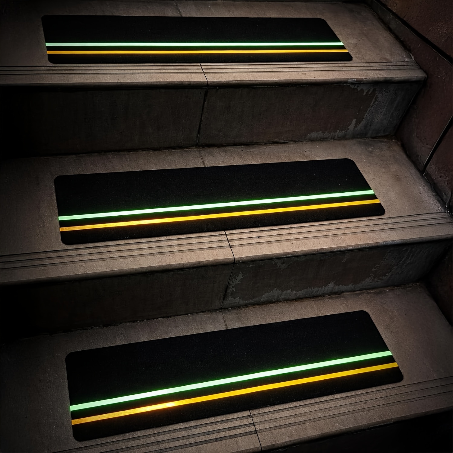 Double Reflective Tapes Outdoor Stair Tread Non-Slip, with Reflective And Glow-In-Dark Strips, Non-Slip Stair Tread High-Traction Tape, Suitable for Wooden Steps Ramps Deck Boat, Black