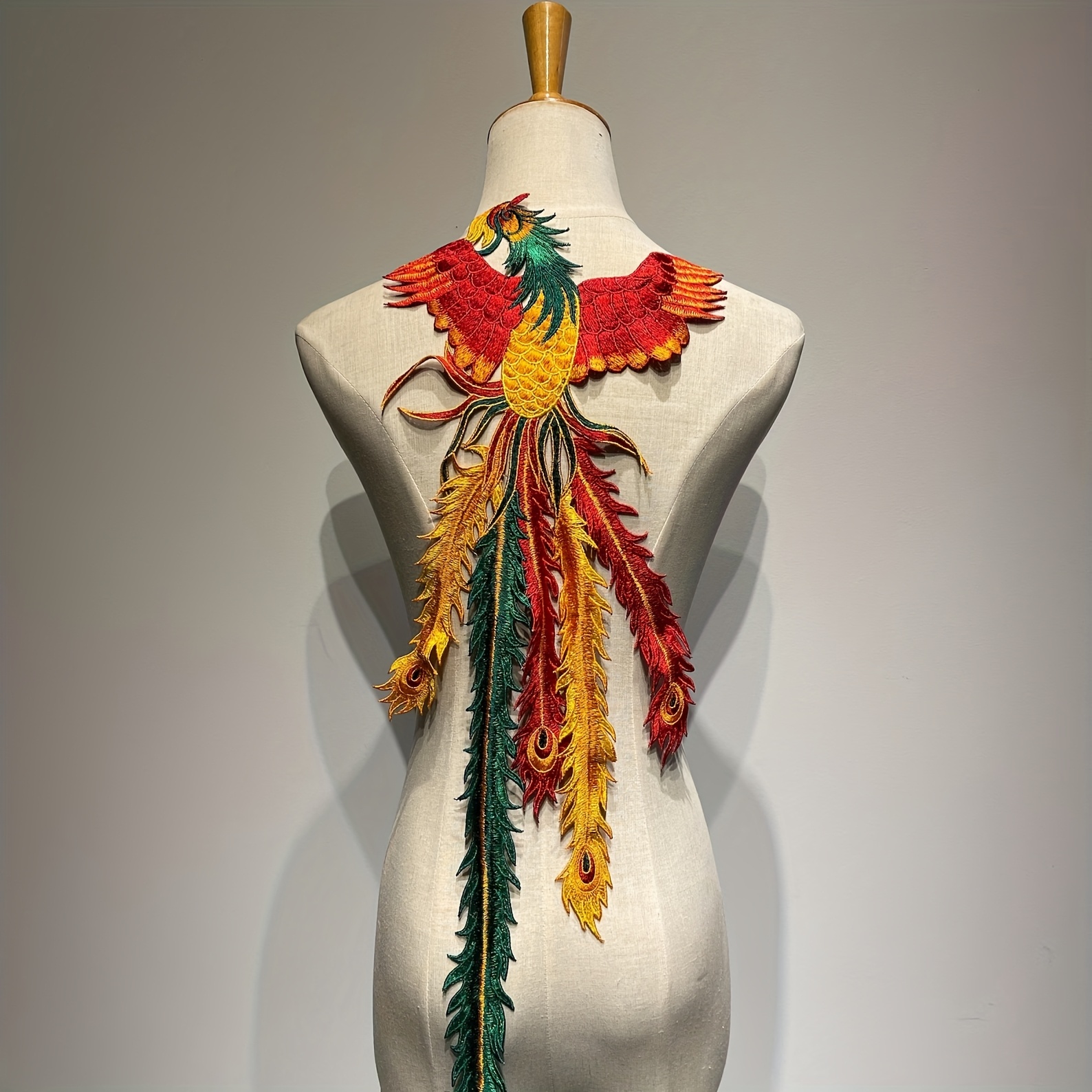 TEMU カラフルな鳳凰刺繍パッチ - 精巧な3D刺繍縫い付けパッチ、DIY衣類、チャイナドレス、ステージ衣装デコレーション、衣類アクセサリー、複雑なディテール、細かいステッチ、ファッション、衣装装飾に最適