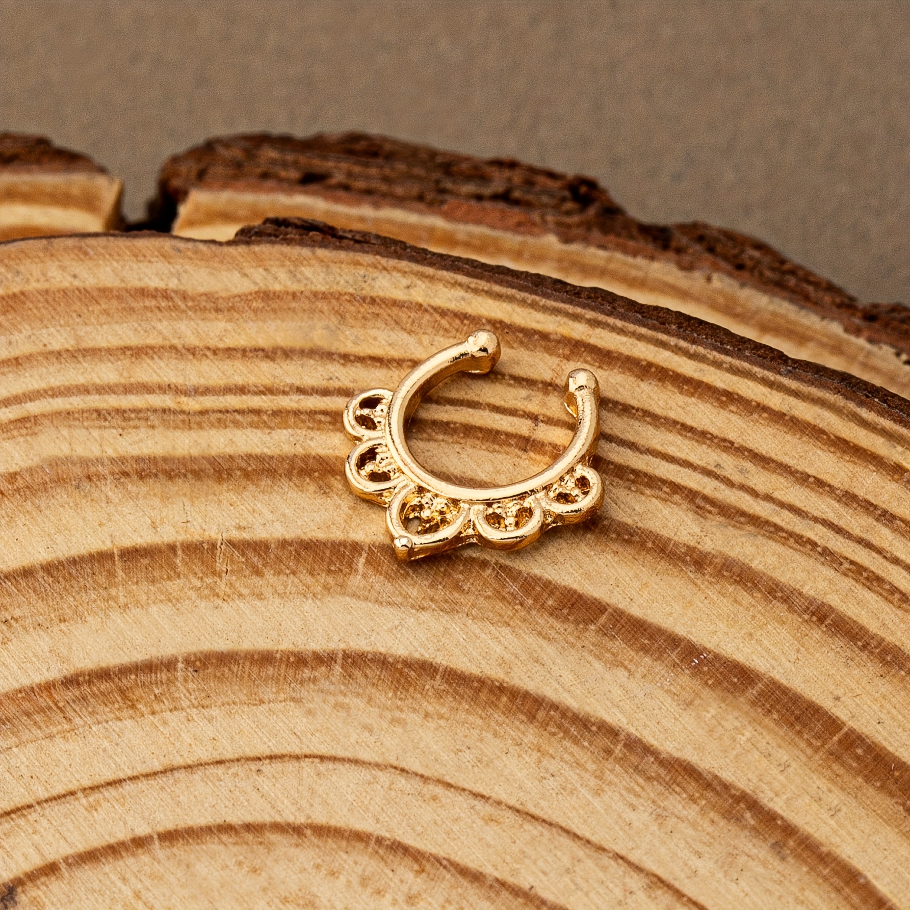Image of Minimalist Fashion Metal Women's Fake Nose Ring Suitable For Vacation Parties And Daily Wear