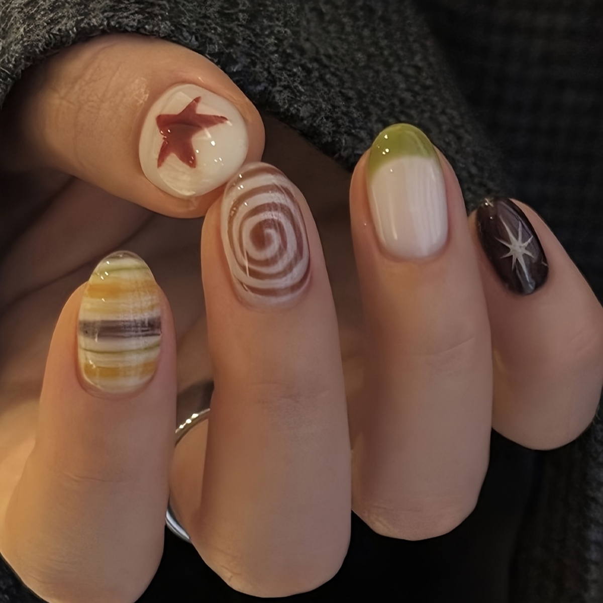 TEMU 24pcs Hand-painted Polka Dot Color Block Texture Short Fake Nails + 1 Jelly Glue Sheet + 1 Nail File Stick