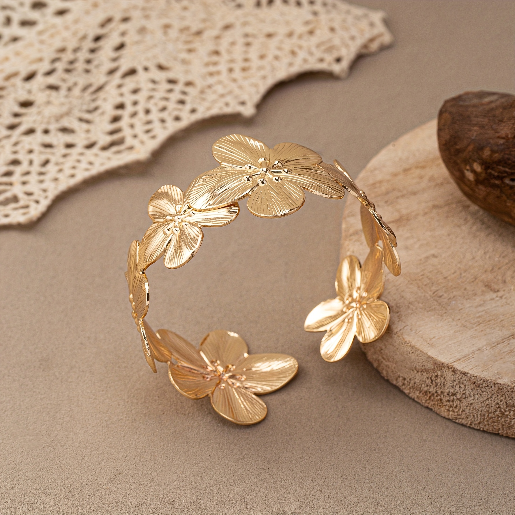 Boho Style Bracelet w/ Retro Texture & Trendy Floral Pattern
