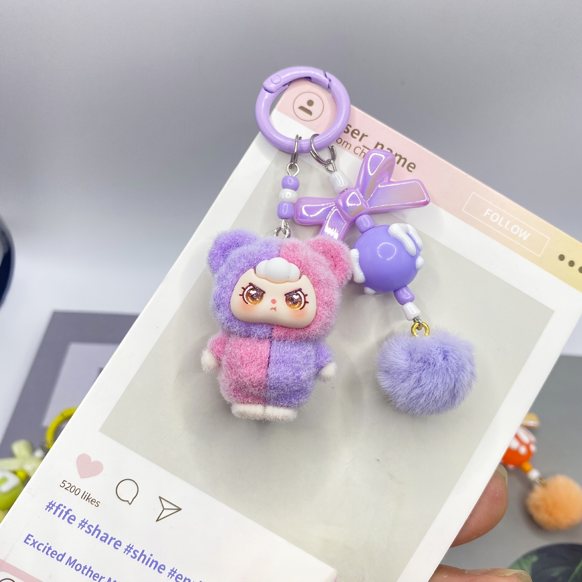 TEMU 【商品名】おしゃれなカラーブロックで可愛いフロック加工アイテム、漫画のスマホ、キーチェーン装飾、バッグの、おしゃれな小さなギフト