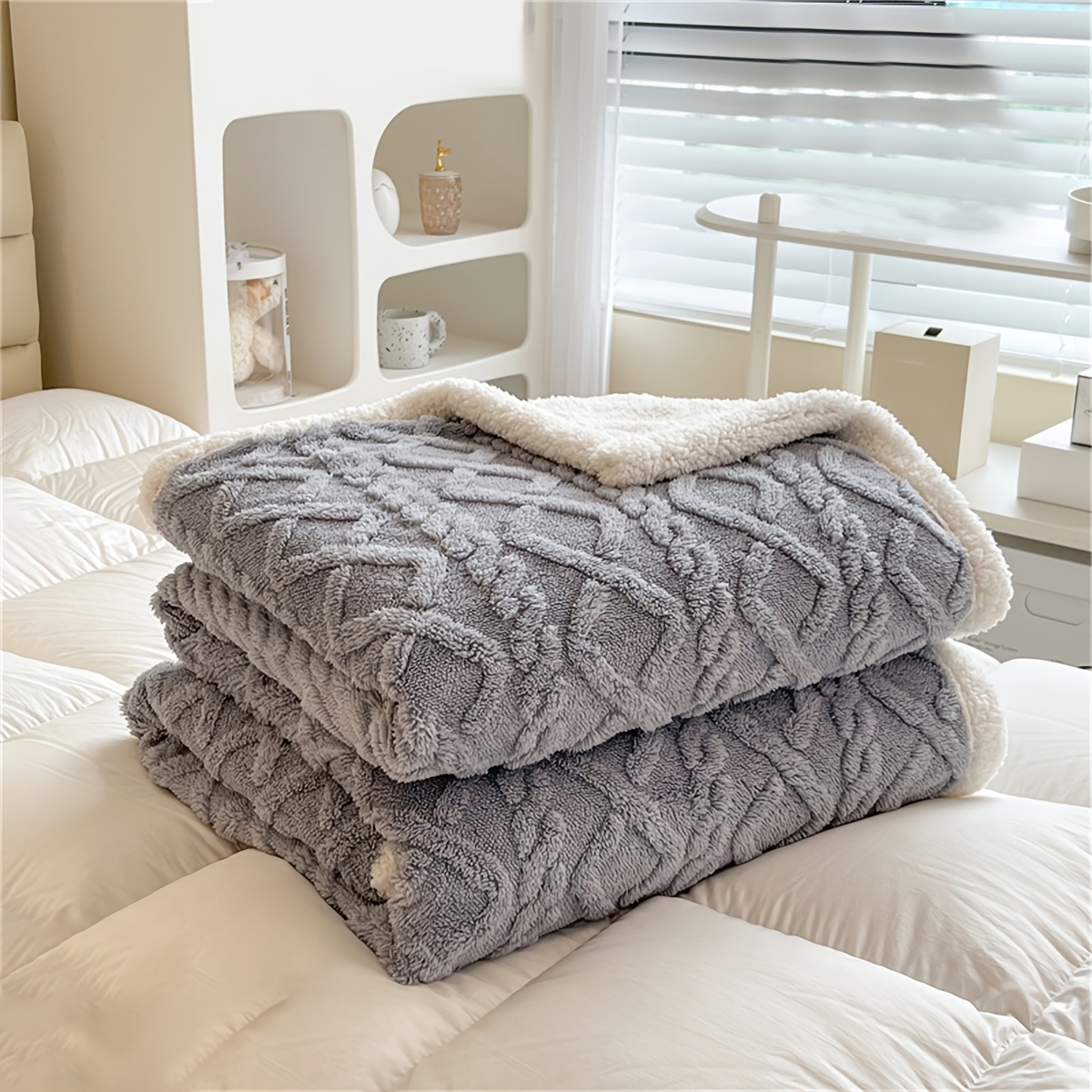 

Double-sided Sherpa Fleece Blanket - Thick, For Couch, Bed, Office, And Travel - Versatile Gift