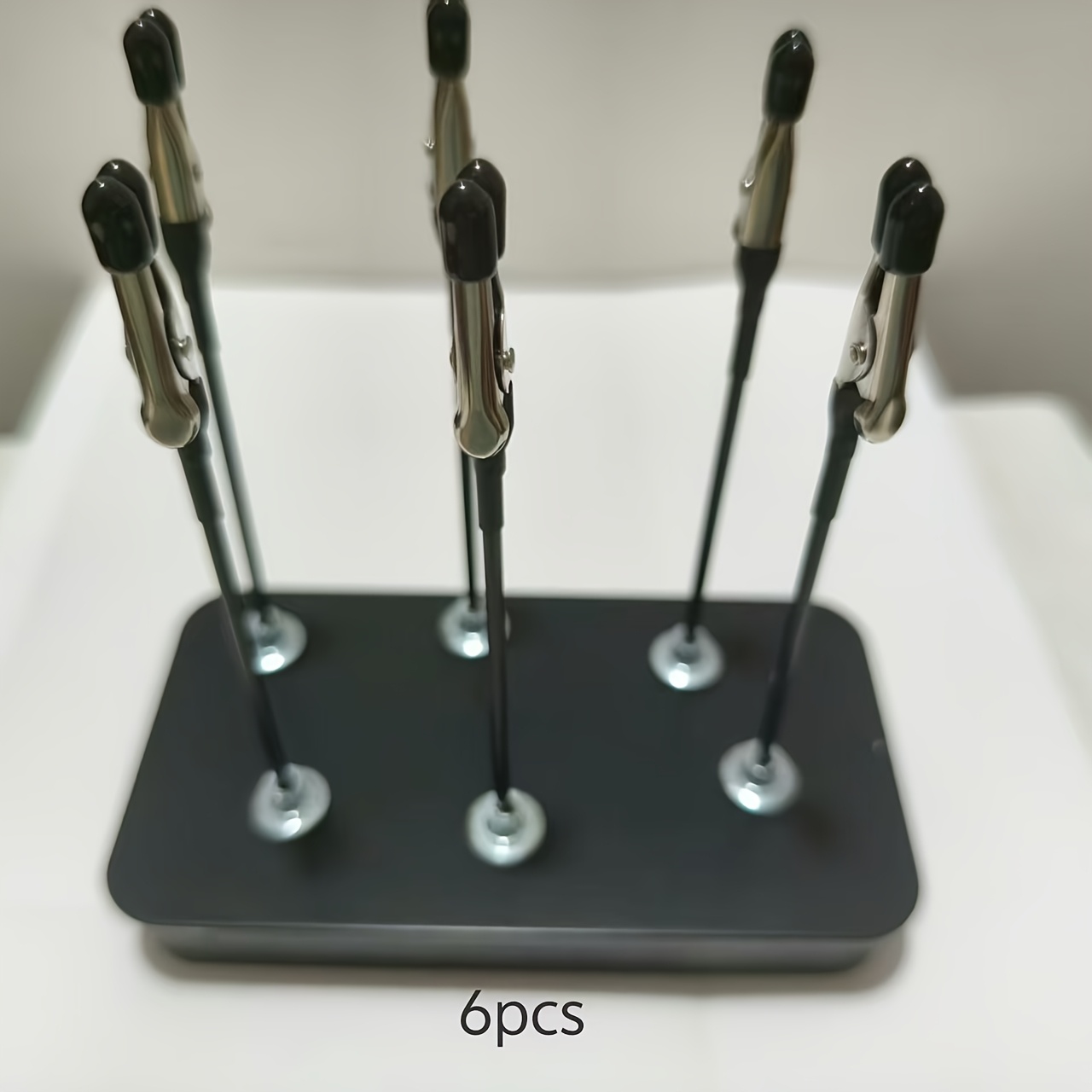 Image of A Pack Of 6 Flexible Magnetic Crocodile Clips With Rubberized Soft Heads For Model Painting And Welding Fixation