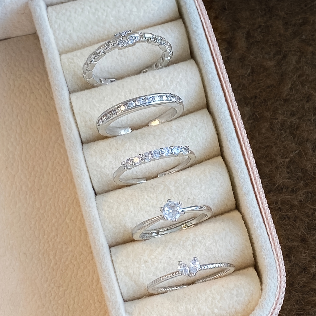 Image of 5 Light Luxury, Fashionable, Exquisite, Compact, High-end, Micro Inlaid Synthetic Zirconia Chain Design, Unique Opening Adjustable Daily Party Gathering Copper Women's Ring Set (excluding Gift Box)