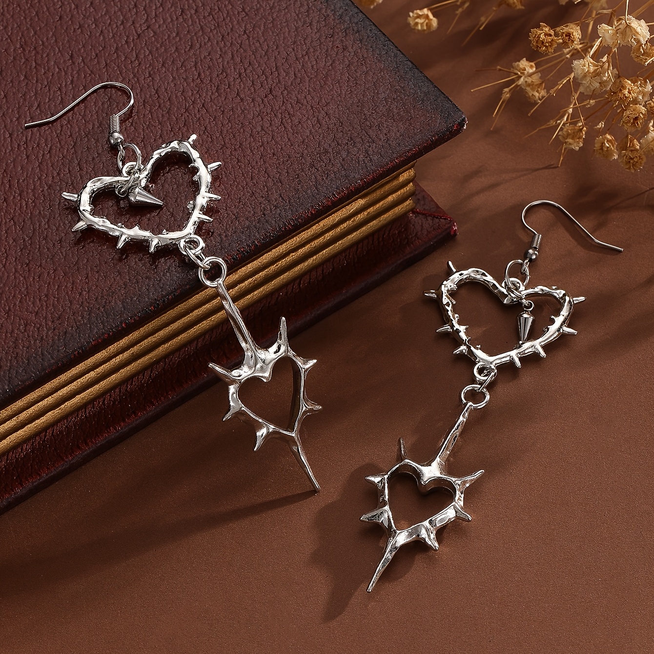 Image of Retro Gothic-style Heart-shaped Earrings Suitable For Men And Women In Autumn And Winter, As Well As Halloween And Christmas Accessories As Gifts