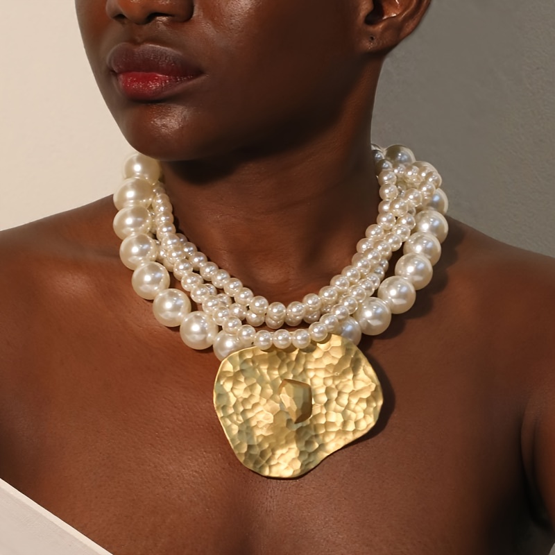 Pearl Necklace With Golden Pendant, Full Of Luxury