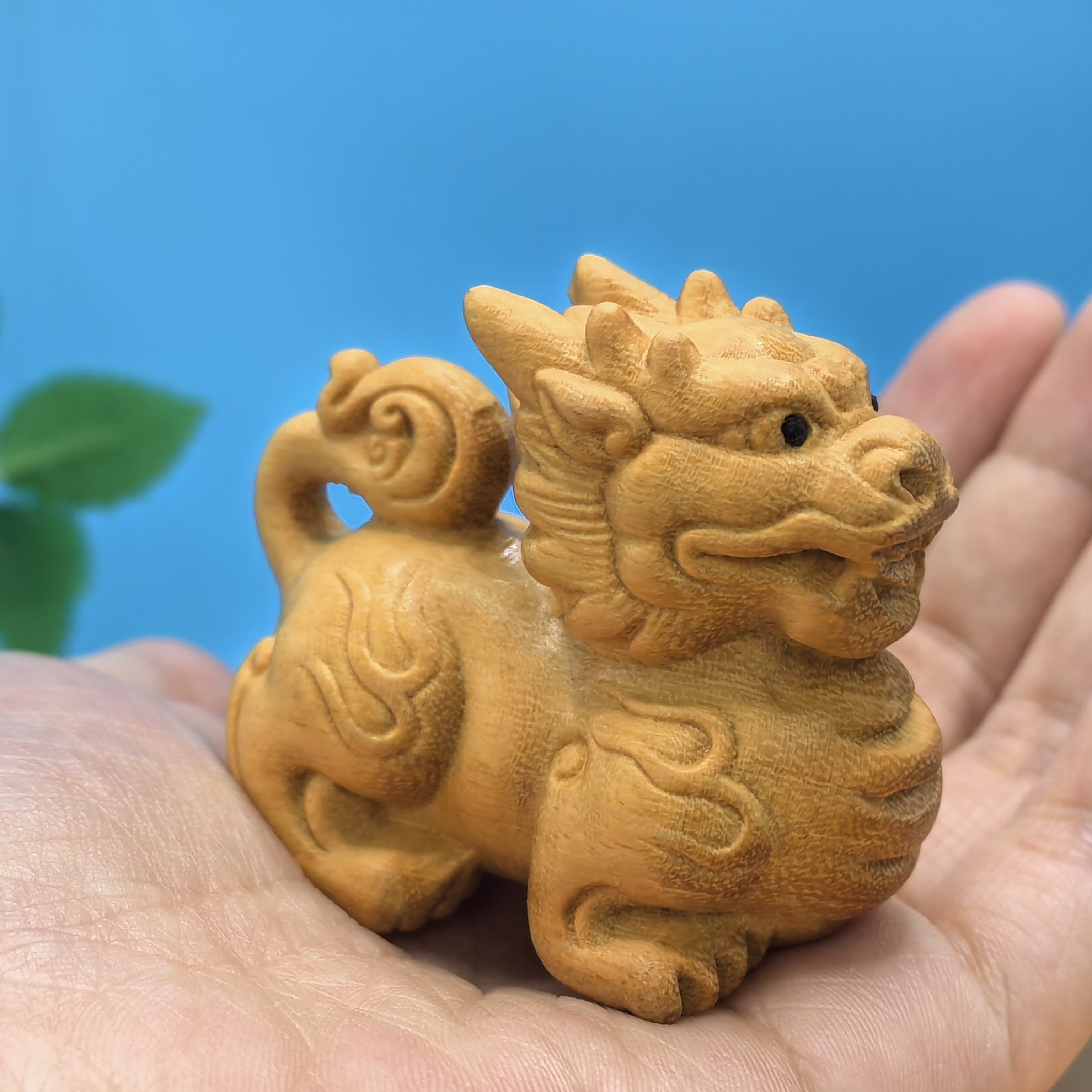手作り木製麒麟置物 - 中国神話の生き物 デスク装飾、風水幸運の
