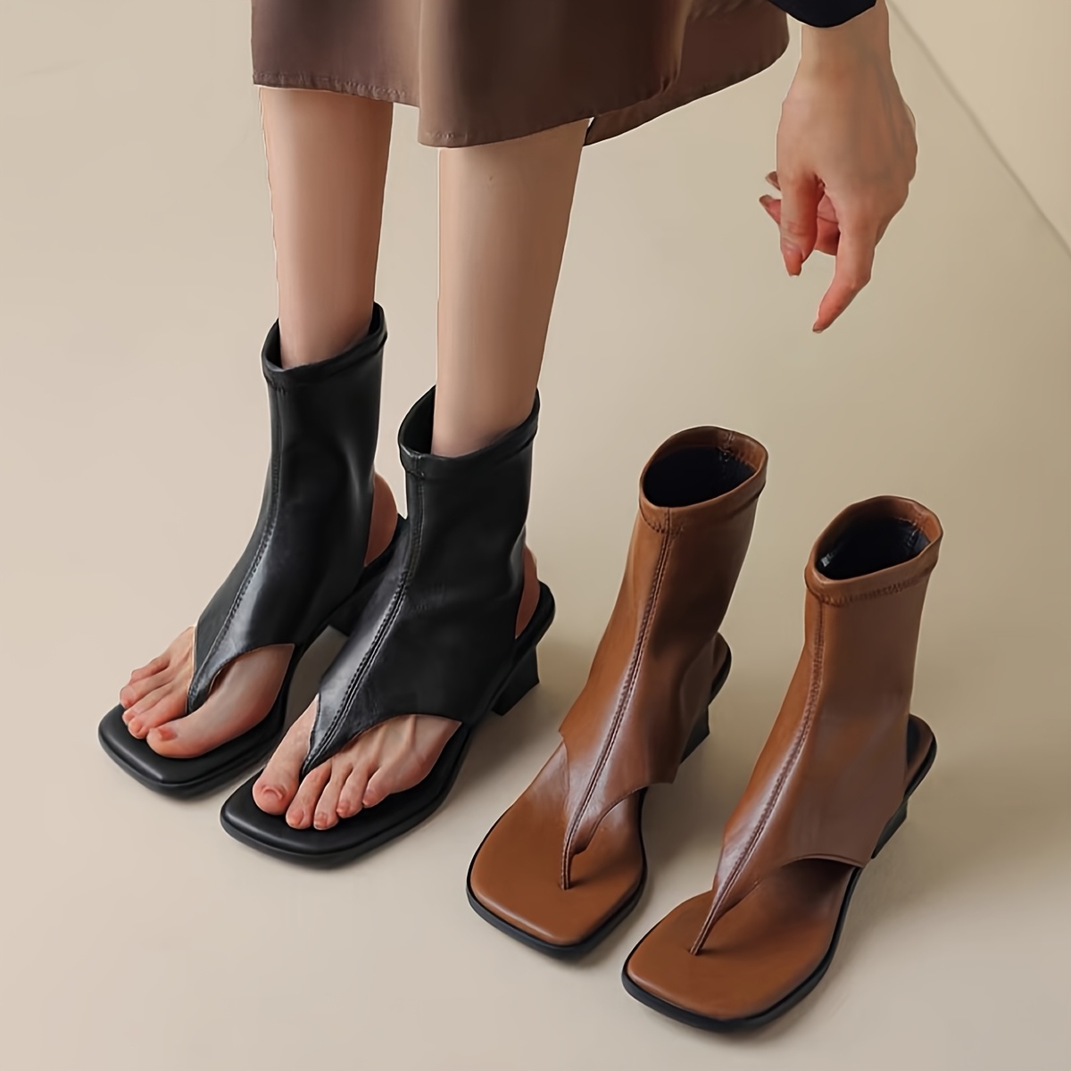 women's chunky heel ankle boots with front zipper closure black