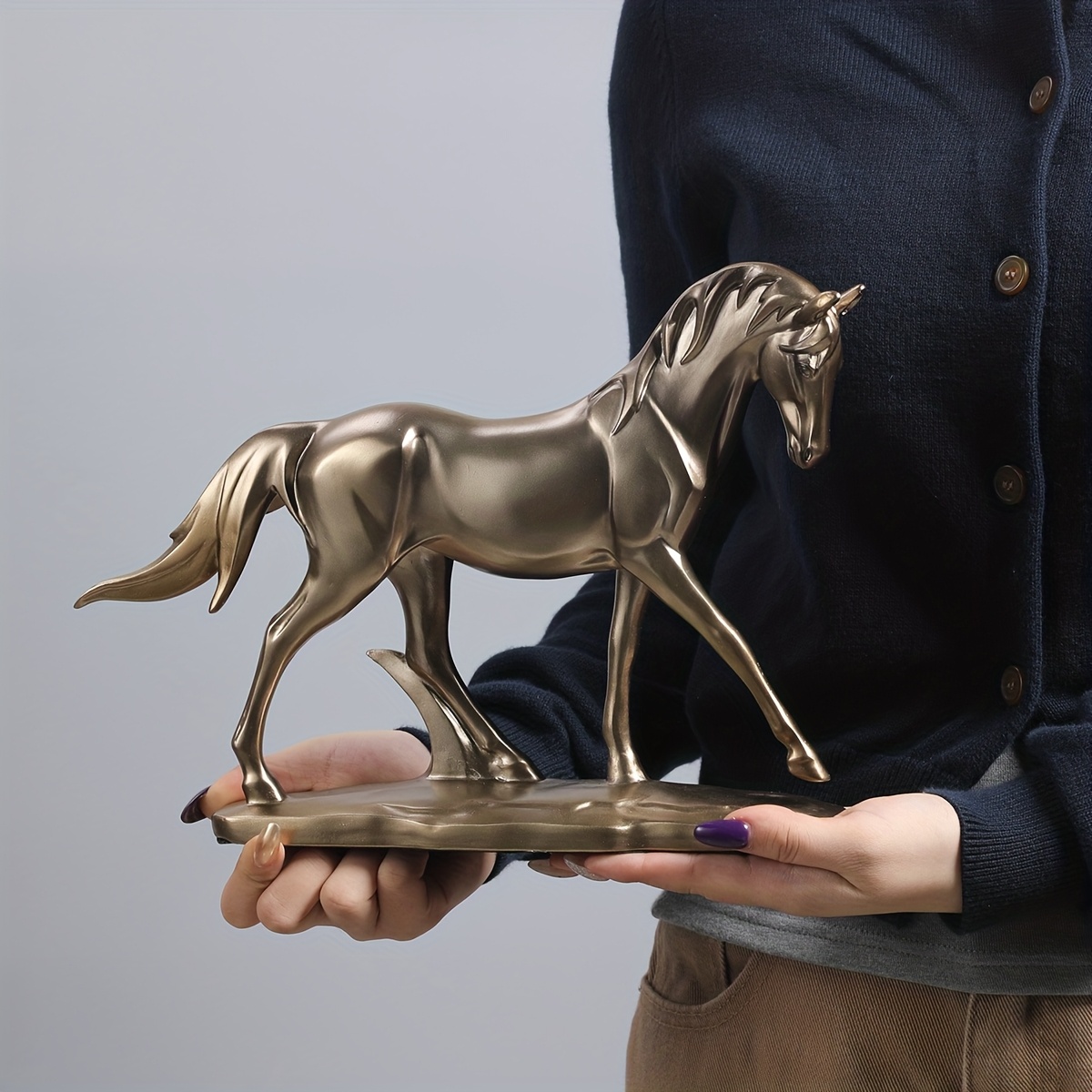 1pc of vintage Bronze Standing Horse Craft Statue Decoration, Suitable for Home Entrance Feng Shui Holiday Decor, Ideal for Housewarming Celebrations, Father'S Day, And Thanksgiving Gifts