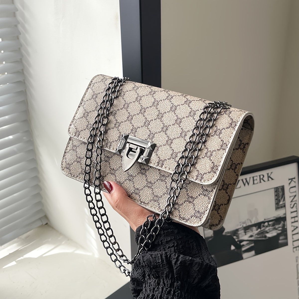 

Women's Shoulder Bag Fashionable Large Capacity Handbag Handbag Crossbody Bag Reading Bag Middle-aged Women' Chain Bag