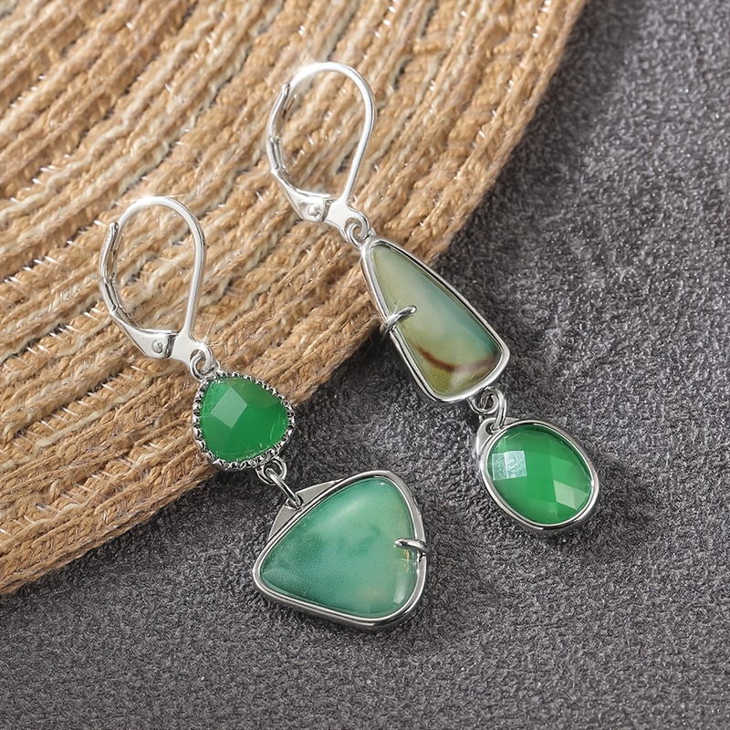TEMU Une paire de boucles d'oreilles pendantes vintage de style bohème avec des géométriques verts en turquoise synthétique, pour embellir de bijoux