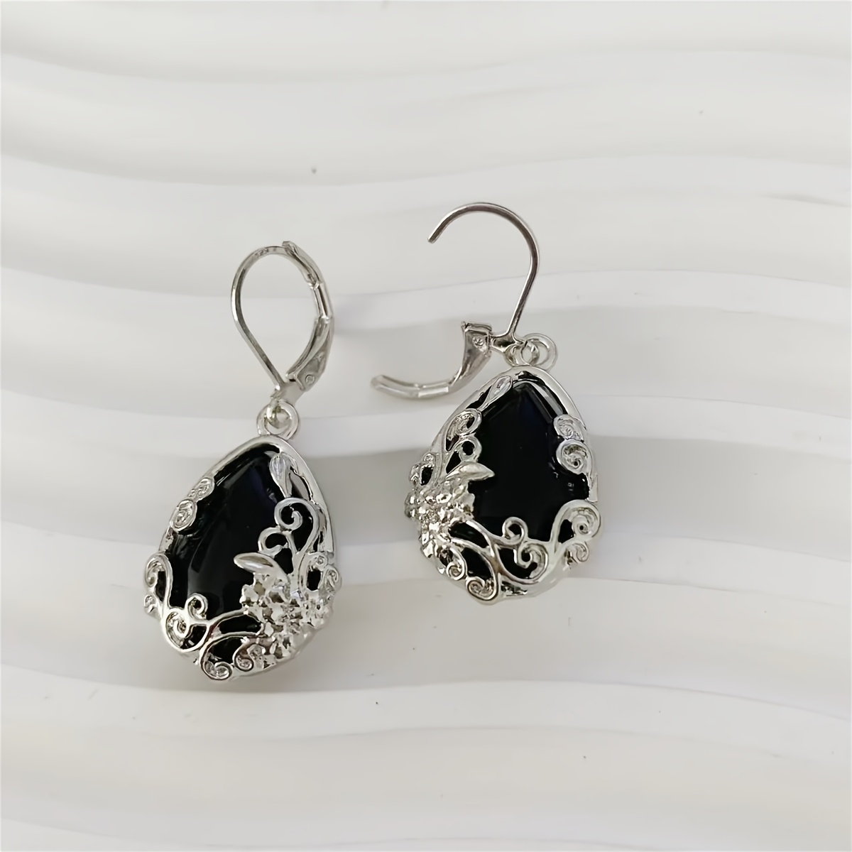 TEMU 1 par de aretes minimalistas de de ónix para mujer - Colgante bohemio retro de , aleación bañada en oro de cobre K, adecuados para fiestas,