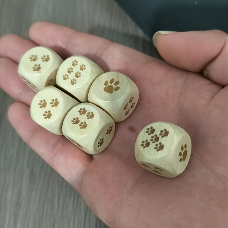 6pcs Wooden Novelty Bear Paw Pattern Dice for Board Games