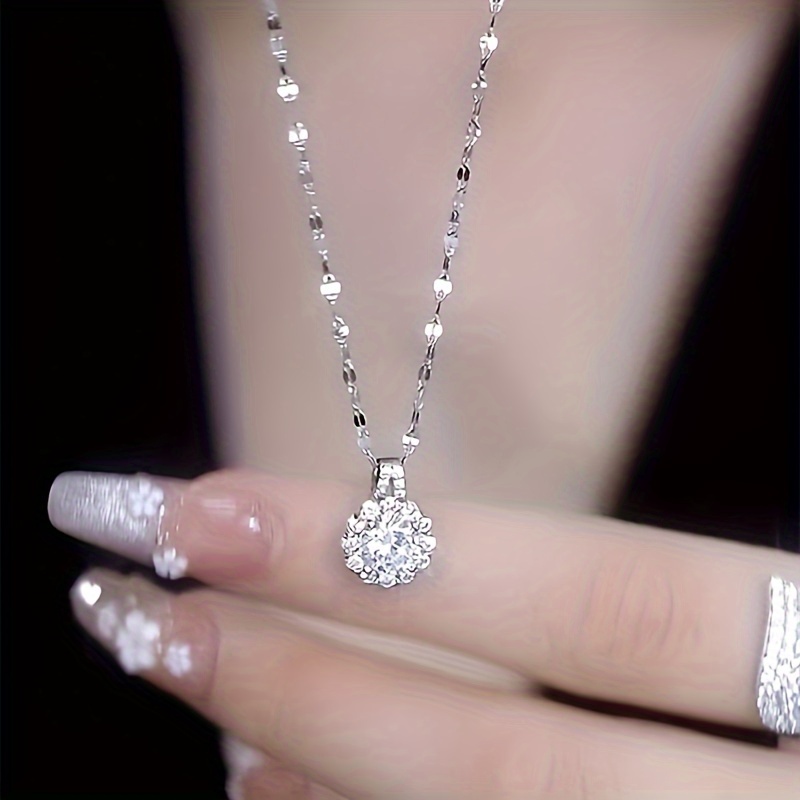 

Elegant Vintage 2 Carat Moissanite Pendant Necklace With Synthetic Crystal - Valentine's Day & Everyday Glamour