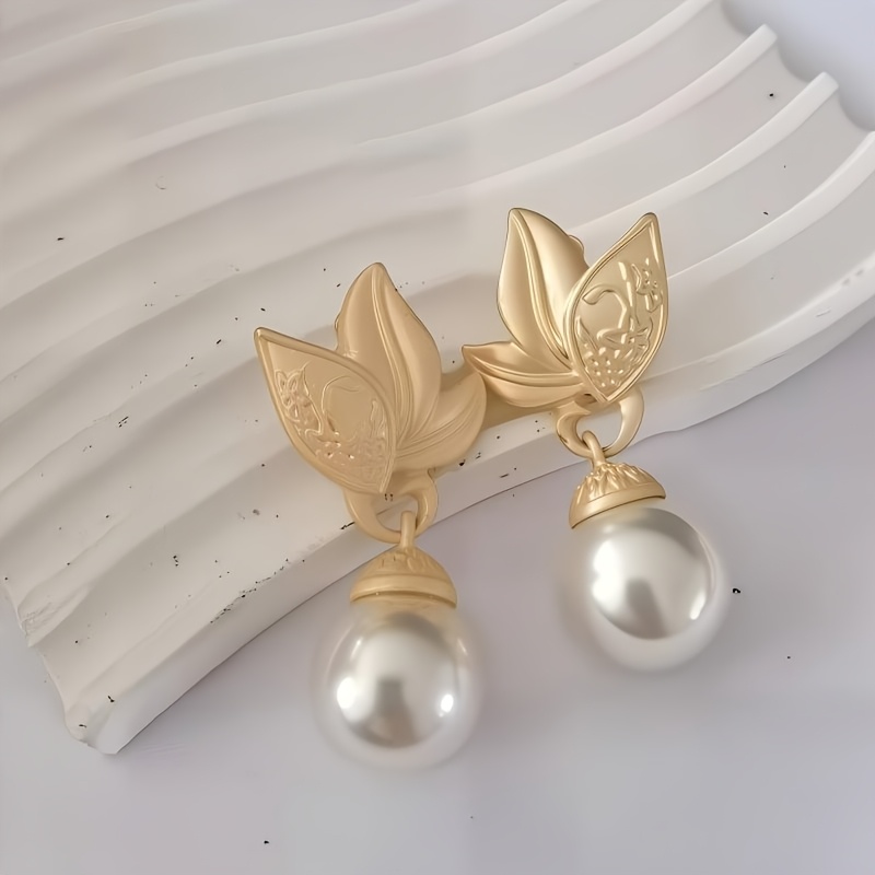 TEMU 1 Pair Leaf Pendant Women's Earrings Temperament Easy All-match Trendy Women's Ear Clips. Holiday Party Back-to- Ear Jewelry Ear Clips