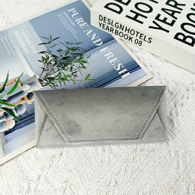 Large Capacity Magnetic Glasses Storage Box