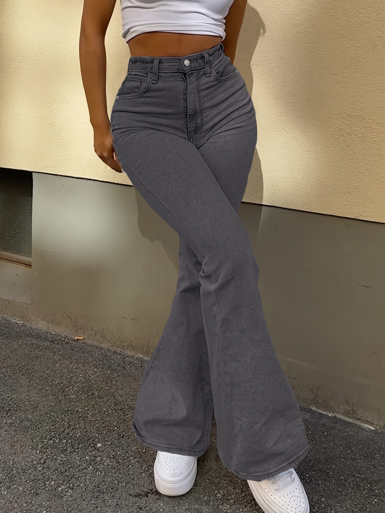 High-Waisted Stretch Jeans for Women with a Bootcut Design, Available in Solid Colors, Perfect for Casual And Versatile Wear.