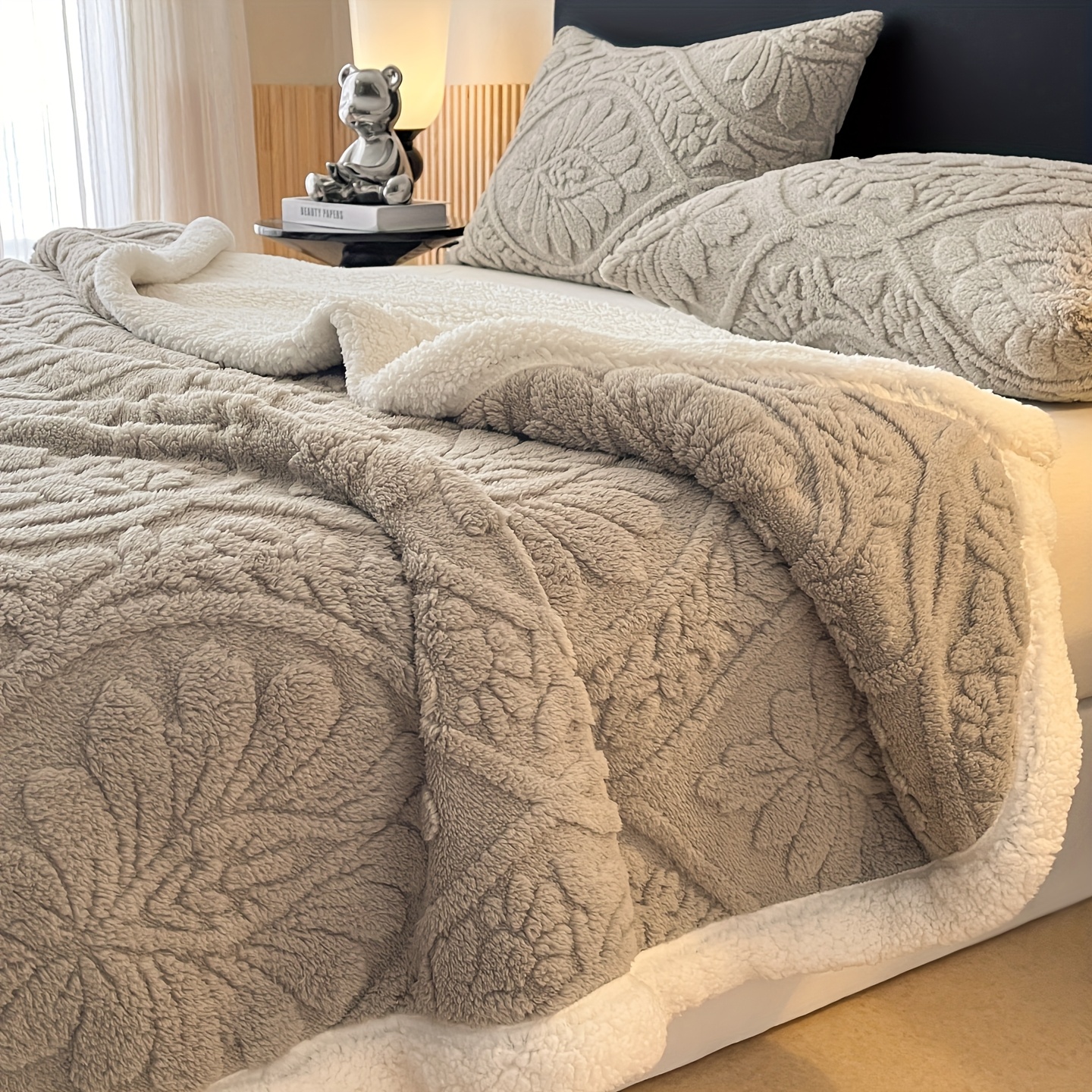 TEMU Luxurious Tafu Velvet Blanket, Double-layer Thick Towel Blanket, Thick And Warm Autumn And Winter Bedding, Soft And Comfortable Fabric, Washable
