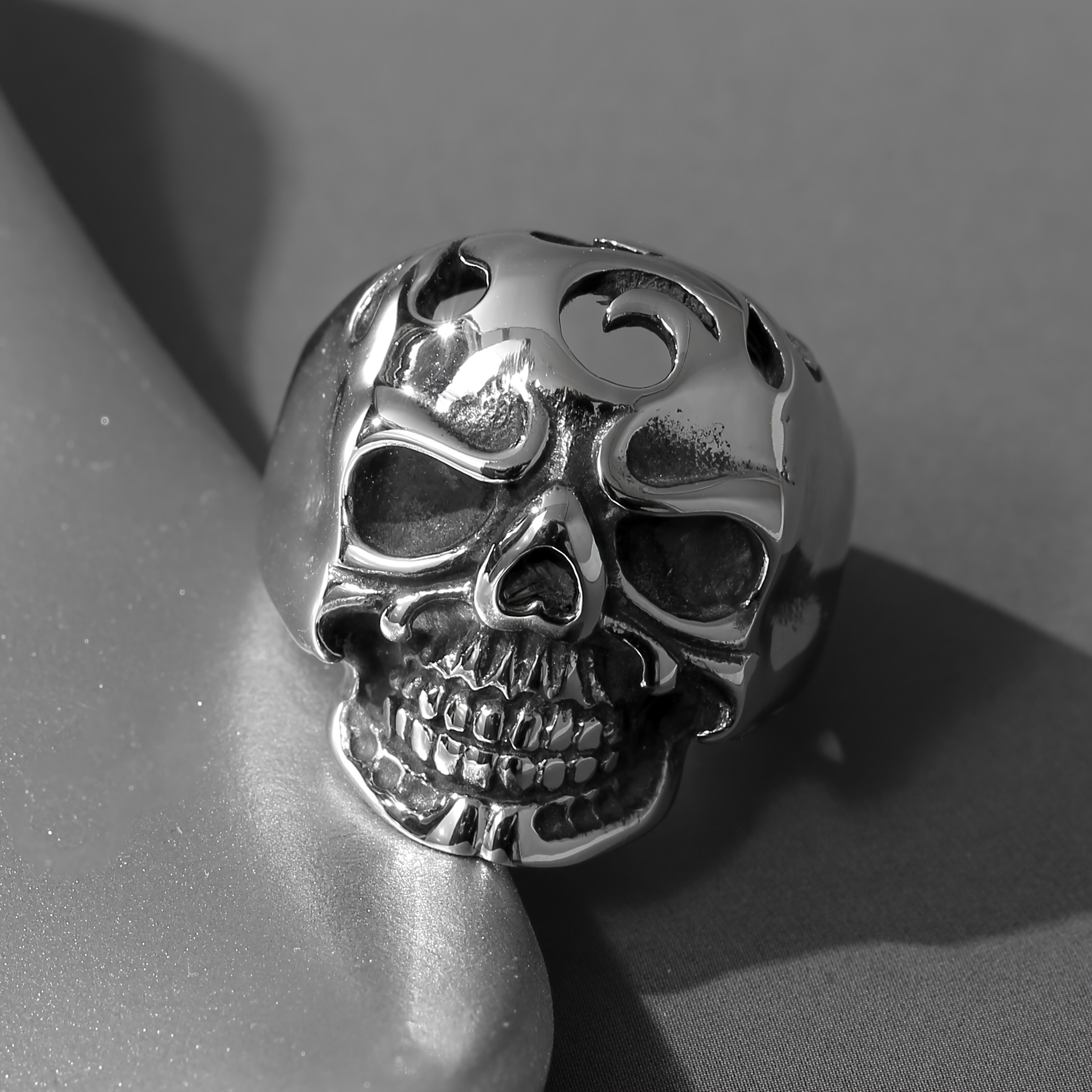 TEMU Vintage Polished 304l 304l Stainless Steel Hollow Skull Band Ring For Men, Trendy Fashion Style Wide Band, Edgy Streetwear Accessory, Without