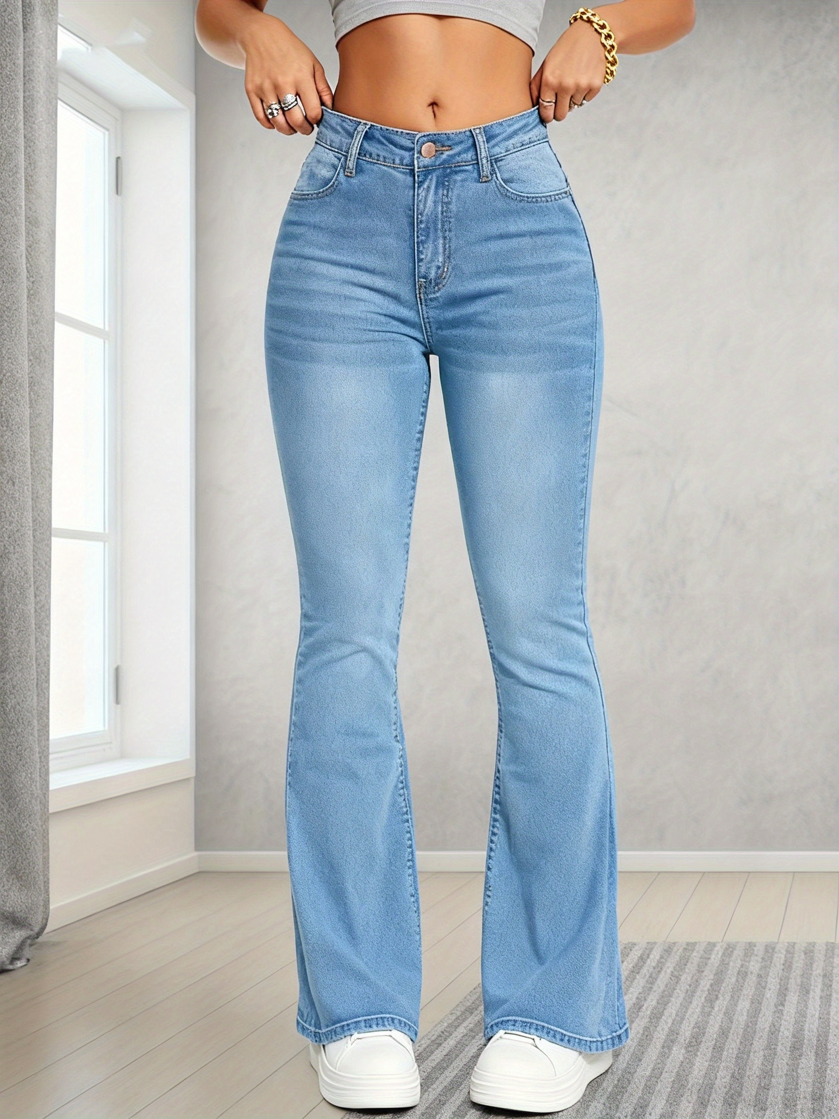 Women's Flared Slim-Fit Jeans