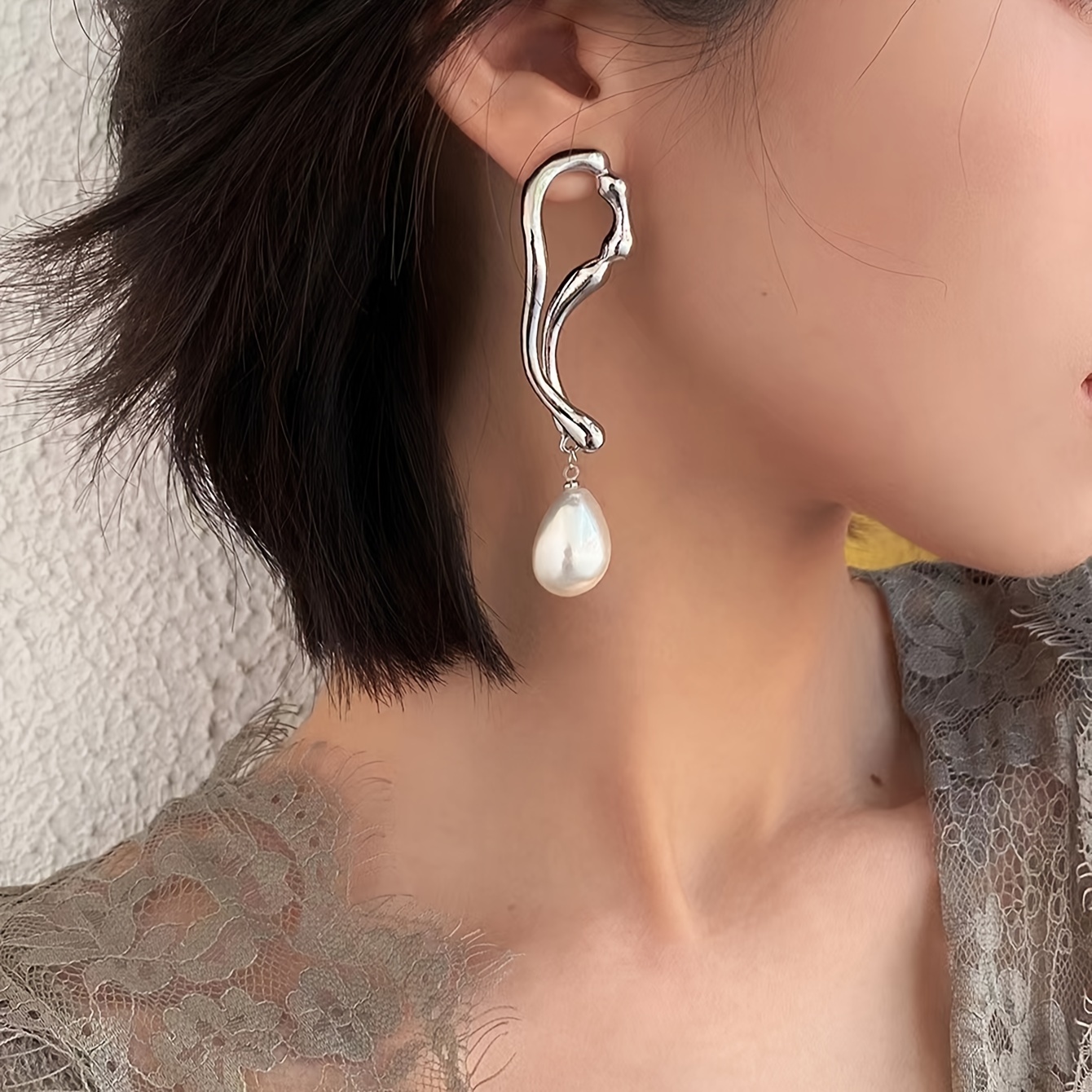 

1 Pair Of Dangle Earrings Silver Plated Irregular Design Inlaid Faux Pearl Match Daily Outfits Evening Party Decor Fashionable Jewelry
