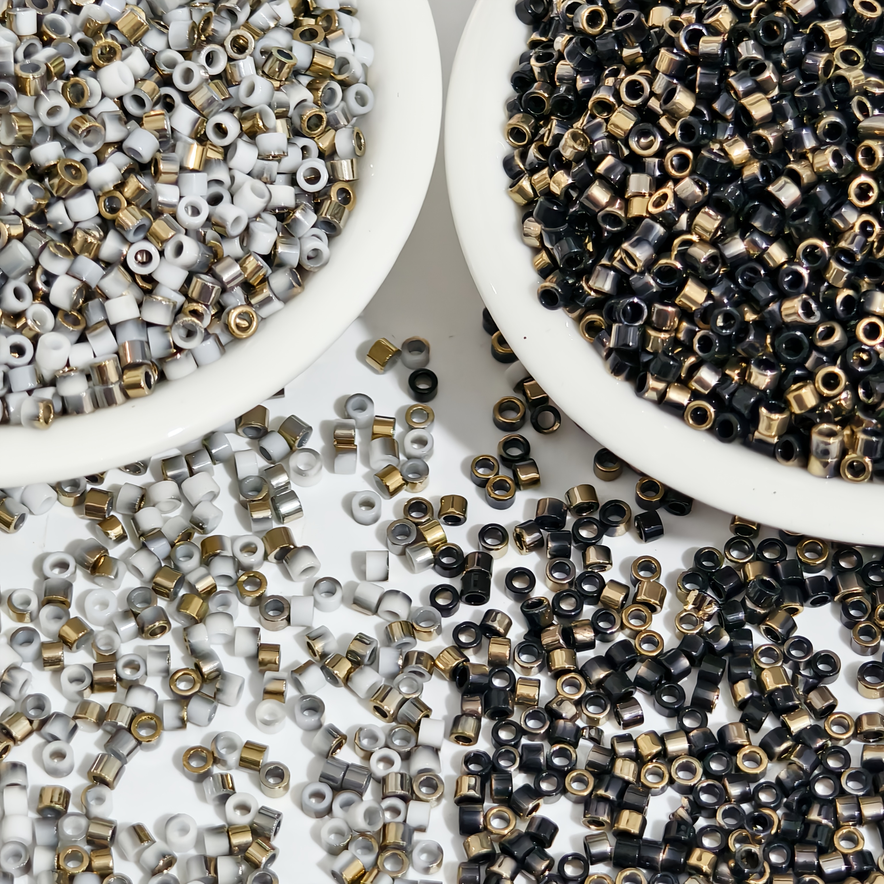 TEMU Lot de 1250/2500 pièces de perles Dongzhu vintage à bords dorés uniformes de 2,5 mm, à dégradé de couleur, pour la couture et le tissage, la