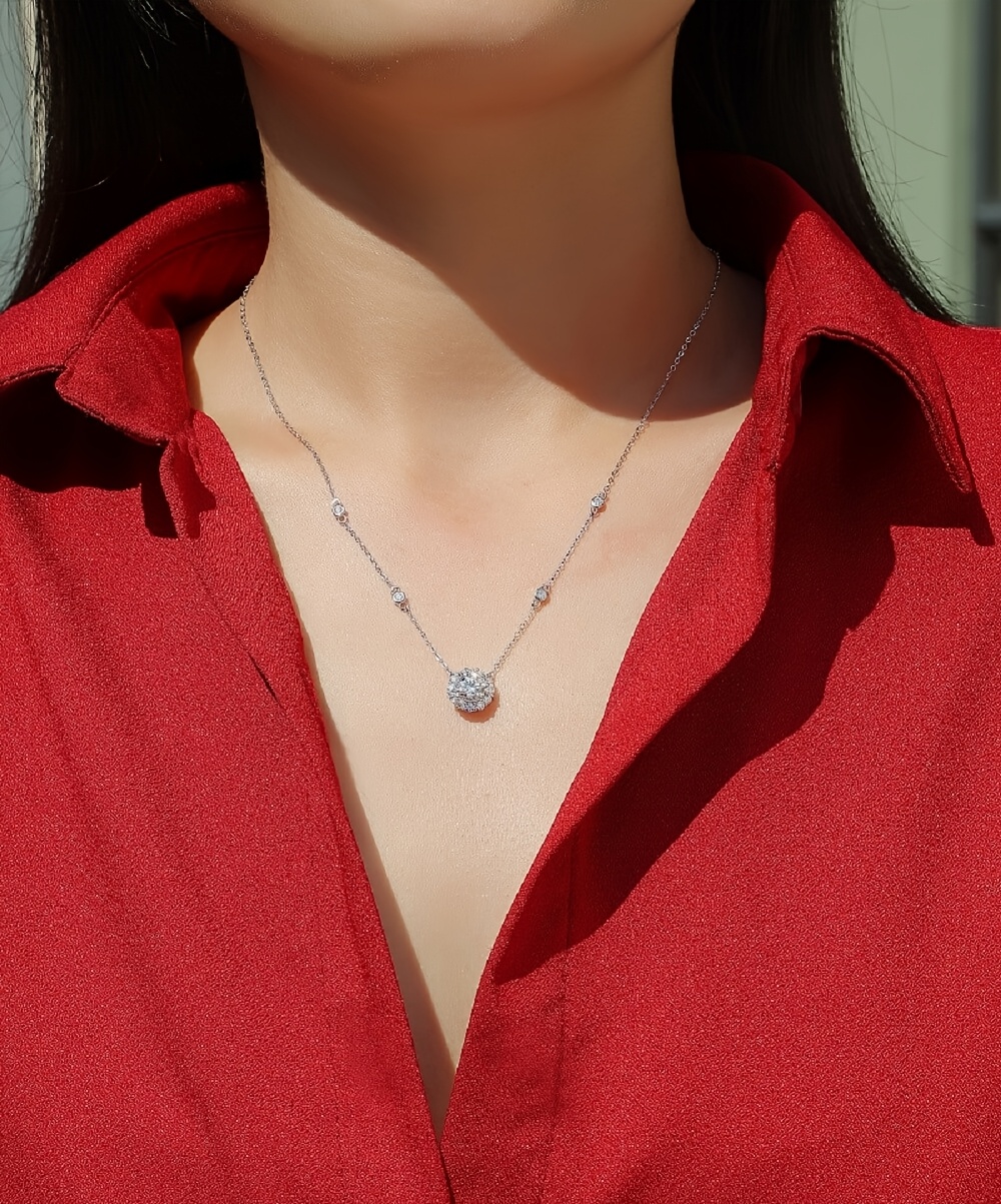 莫桑钻和钻石有啥区别，莫桑钻和钻石哪个更好