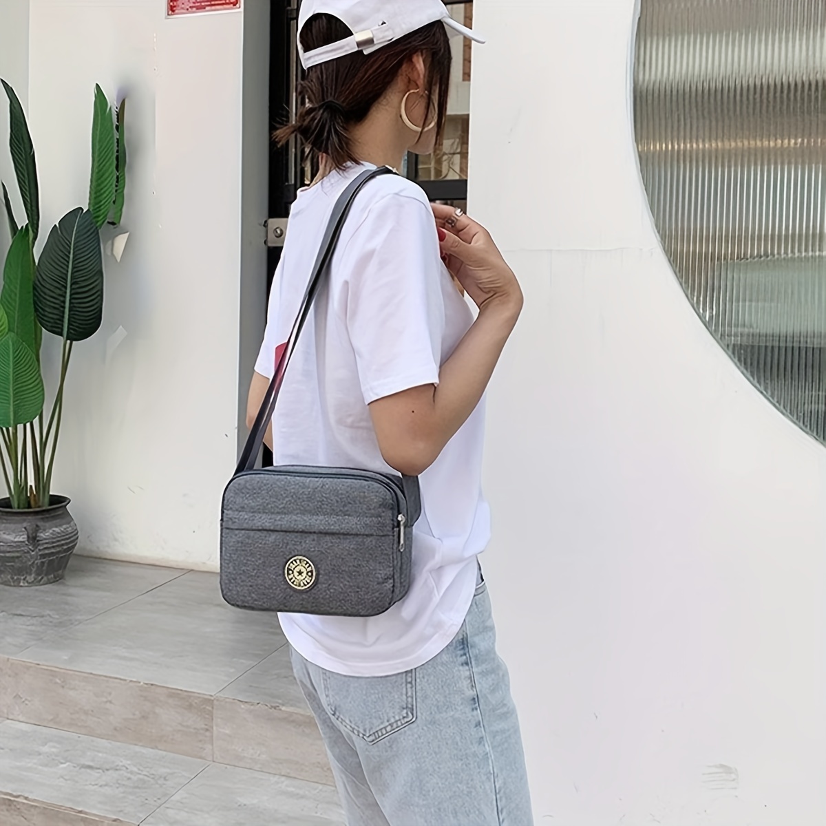 

New Casual Mini Women's Crossbody Handbag With Adjustable Shoulder Strap And Zipper Closure