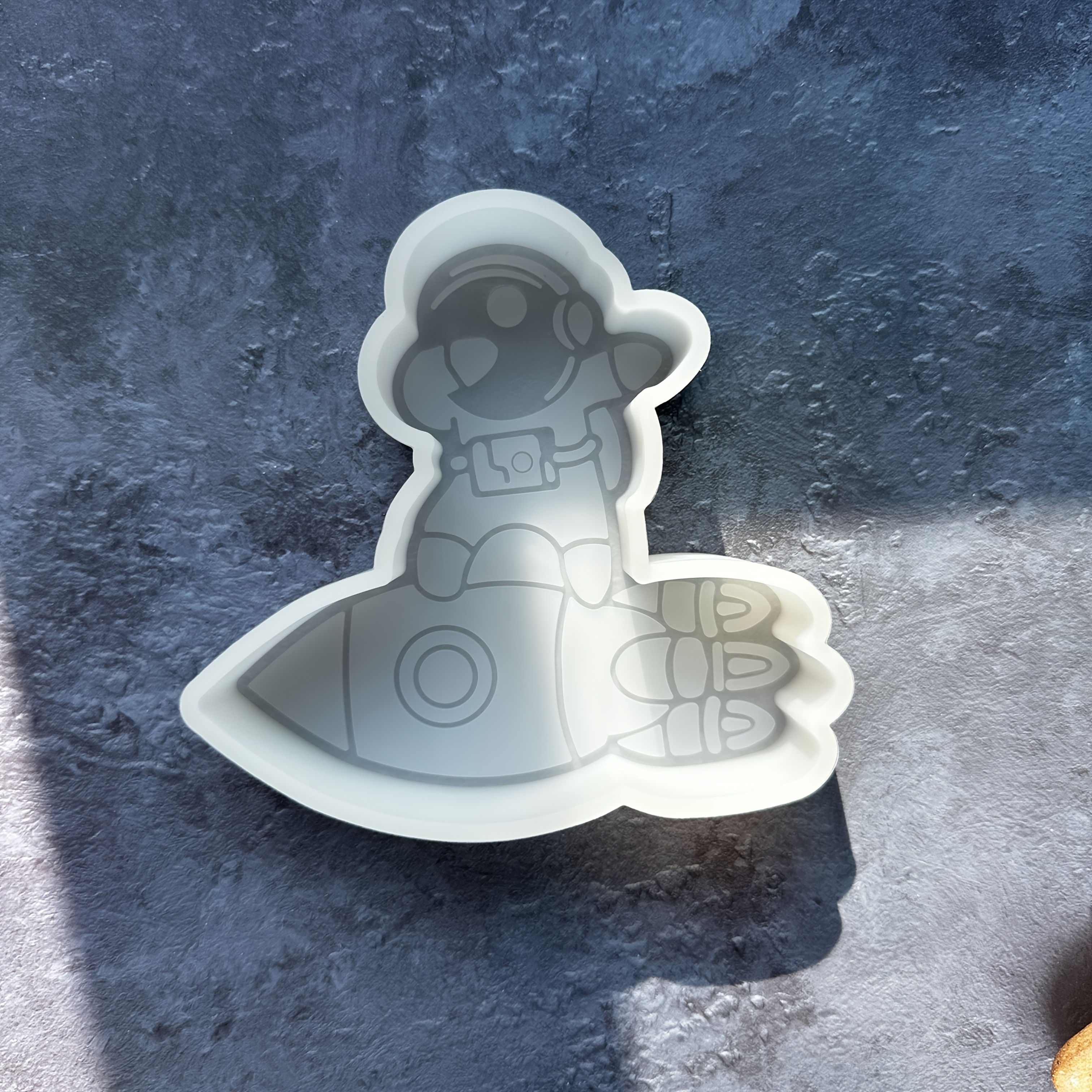 TEMU Molde de decoración para candelabros con de astronauta, 1 pieza, molde para pieza de decoración enchufable de adorno para candelabros, molde de