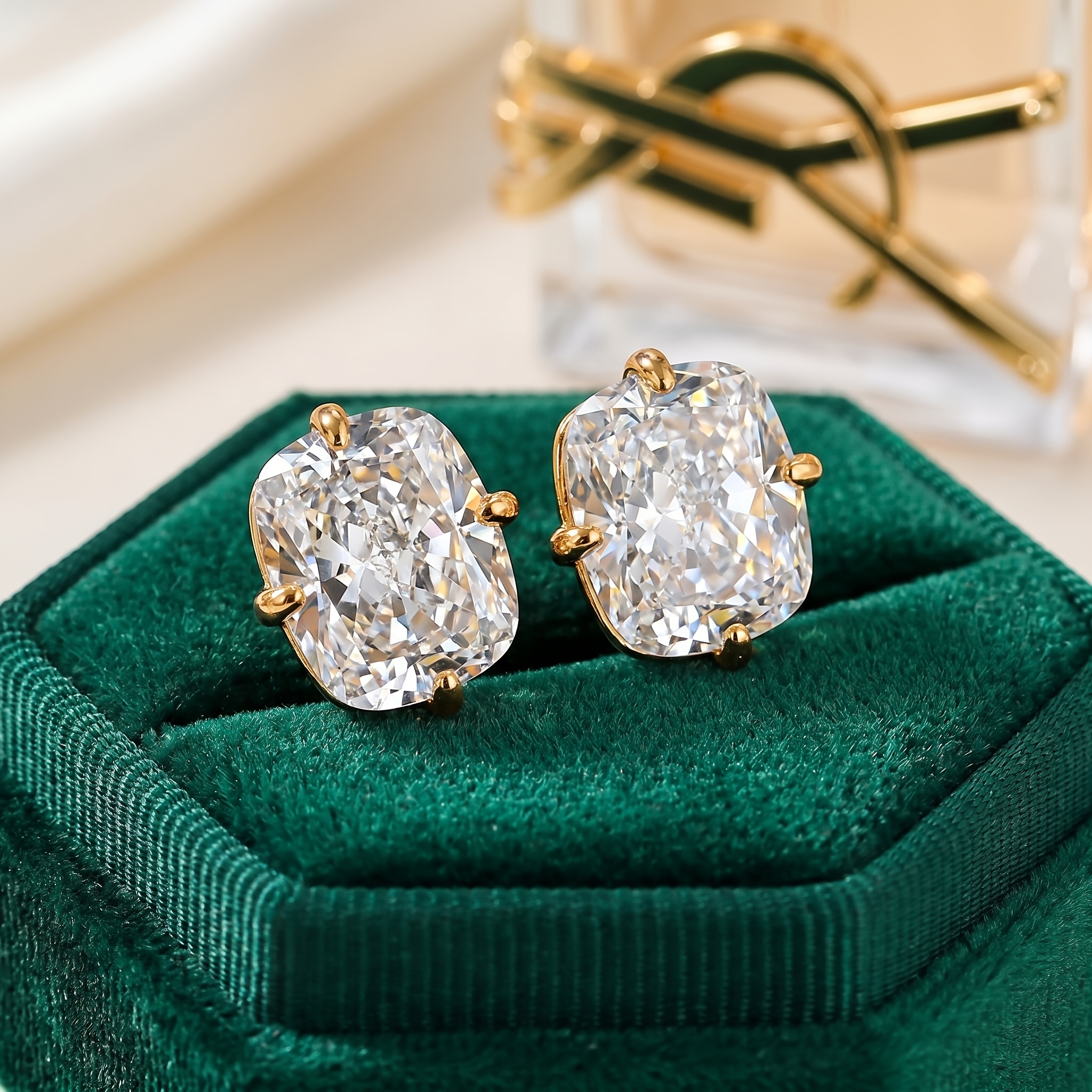 TEMU Elegant Washer-cut Stud Earrings Featuring A Four-prong Setting With A Single Transparent Cubic Synthetic Zirconia Stone. Specifically Designed