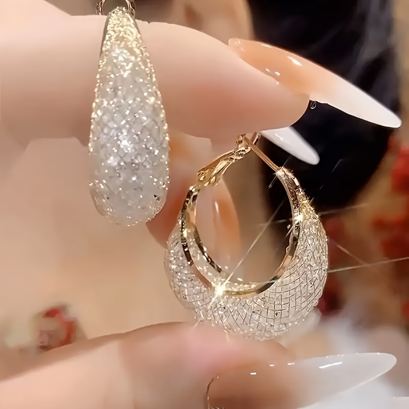 

1 Pair Of New Creative High-end Light Luxury Golden Wire Mesh Water Drop Earrings For Female Design, Temperament, Earrings As A Gift For Female Friends