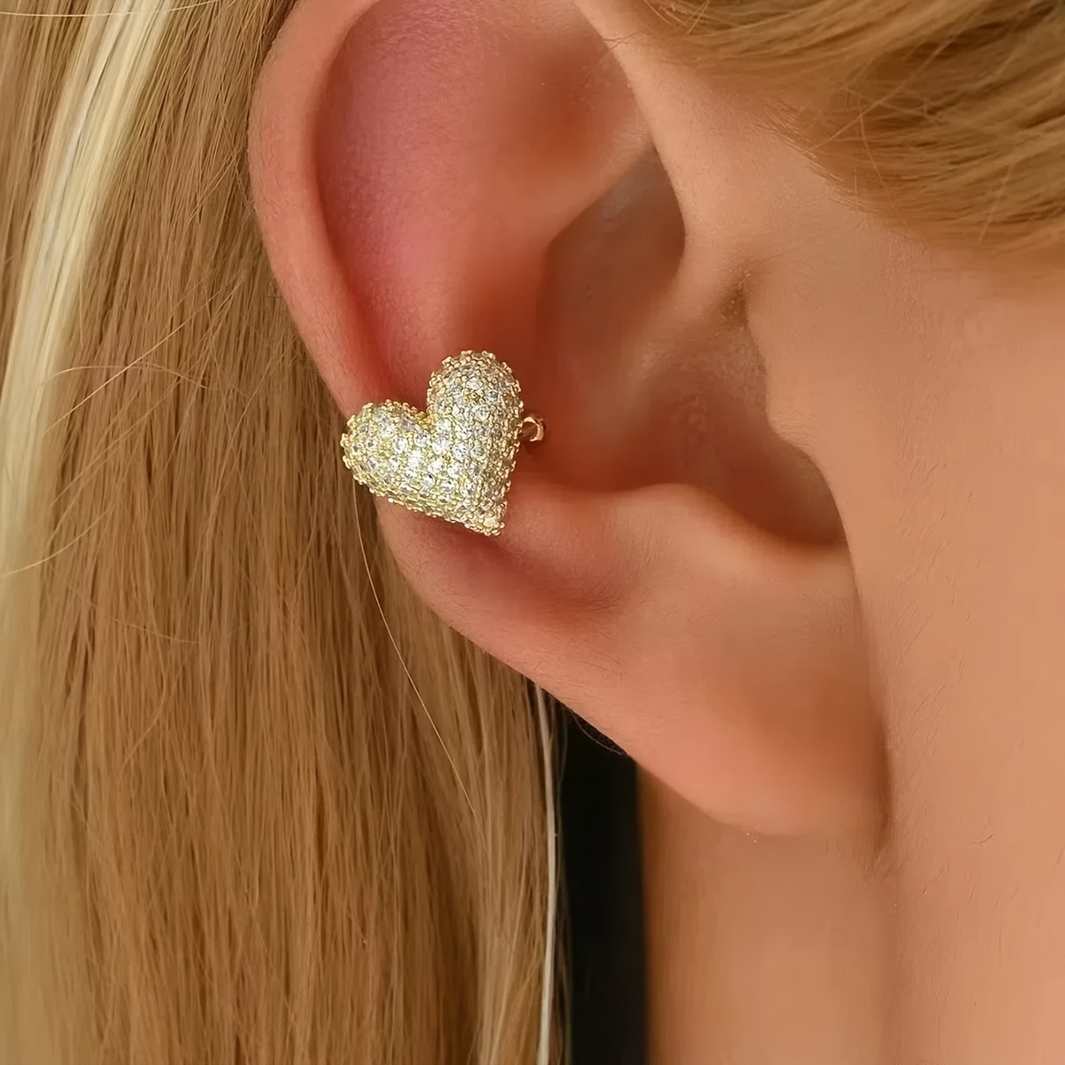 TEMU An Elegant And Versatile Heart-shaped Ear Clip With Cubic Synthetic Zirconia Accents, Featuring A Simple Yet Sophisticated Design
