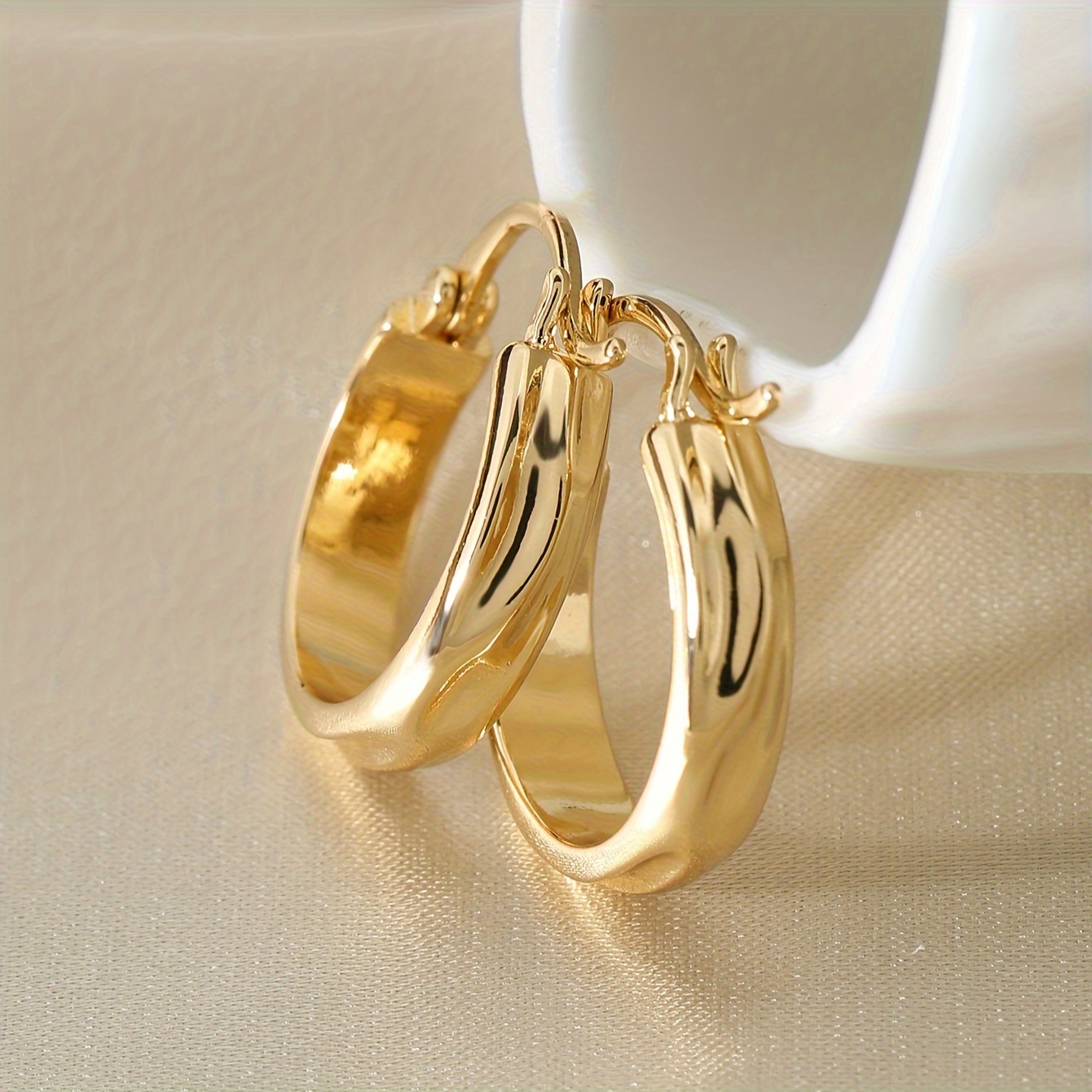 

Elegant 2-piece Hoop Earrings For Women - 18k Gold Plated Copper, Sexy Irregular Twist Design, No Stone, Daily & Vacation Wear, Perfect Gift For Valentine's Day