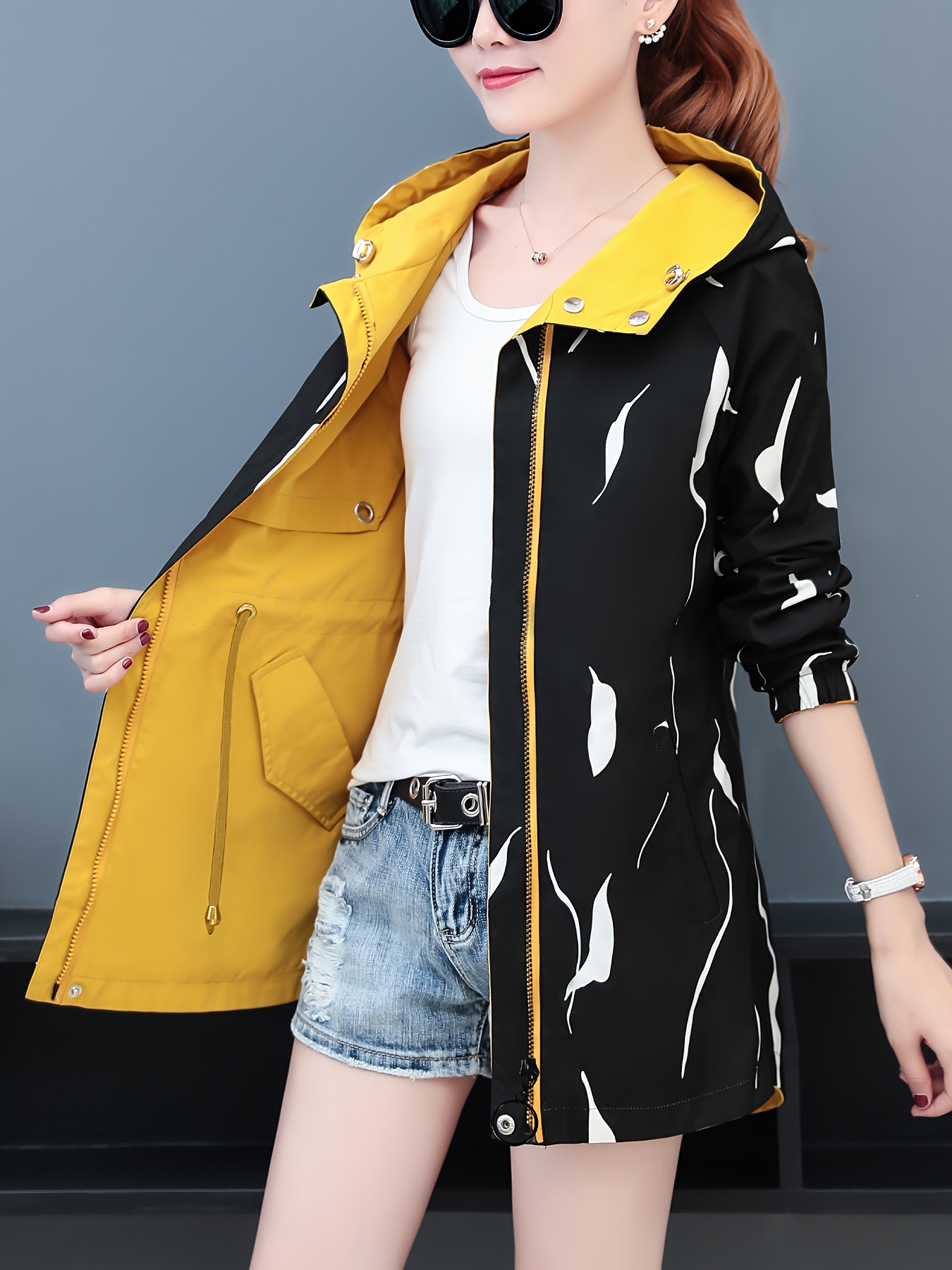 Chaqueta ligera de viento con capucha para mujer, color beige, manga larga casual con cordón ajustable, dobladillo asimétrico y bolsillos inclinados, perfecta para primavera/otoño, chaqueta versátil con capucha | Chaqueta con dobladillo asimétrico | Chaqueta con cremallera