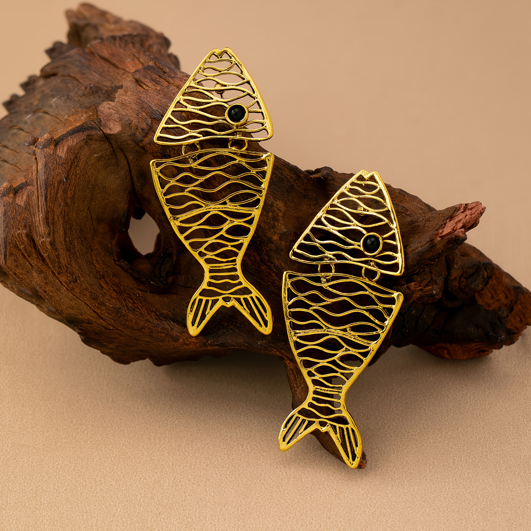 Minimalist Hollow-Out Linked Fish-Shaped Stud Earrings