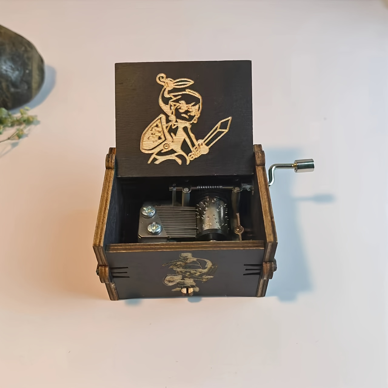 

Vintage Hand-cranked Music Box - Faux Wood, No Batteries Required - Perfect For Birthdays & Christmas Gifts