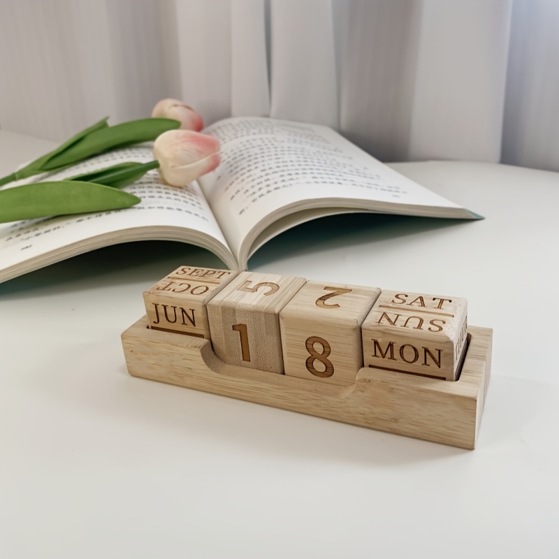

Elegant Bamboo Desk Calendar: Creative Wooden Ornaments For Your Living Room Or Office
