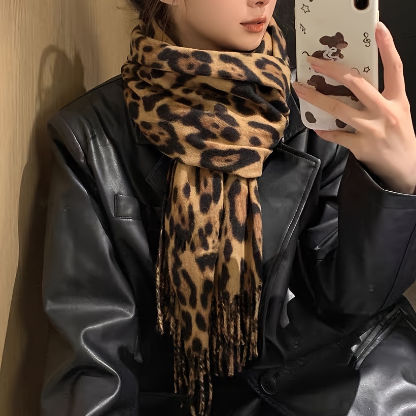 

Chic Leopard Print Scarf For Women - Cozy & Warm Polyester Shawl With Tassels, Autumn/winter Dates