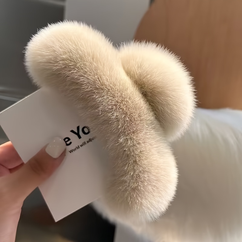TEMU Fur Plush Hair Clip, Fashionable Elegant Hair Claw For Thick Curly Straight Hair, Cute Plush Clip Styling Accessories For Women