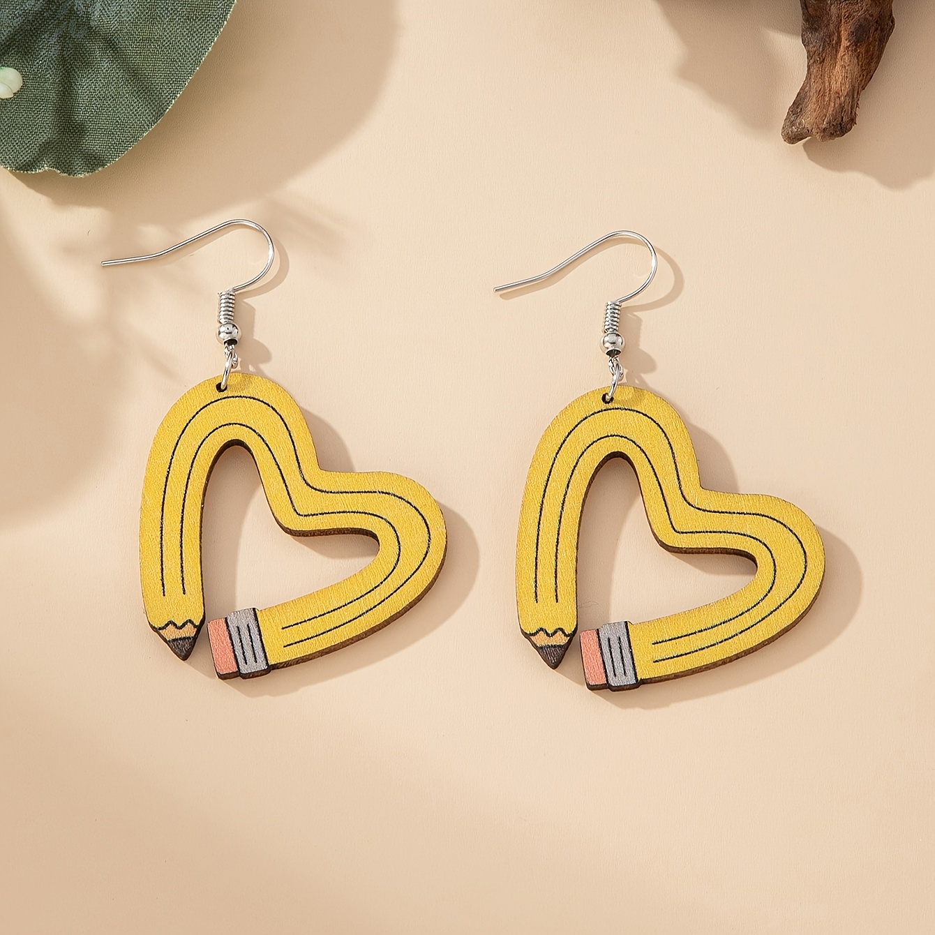 

1 Of Wooden -shaped , Suitable For Of And Day, A For And