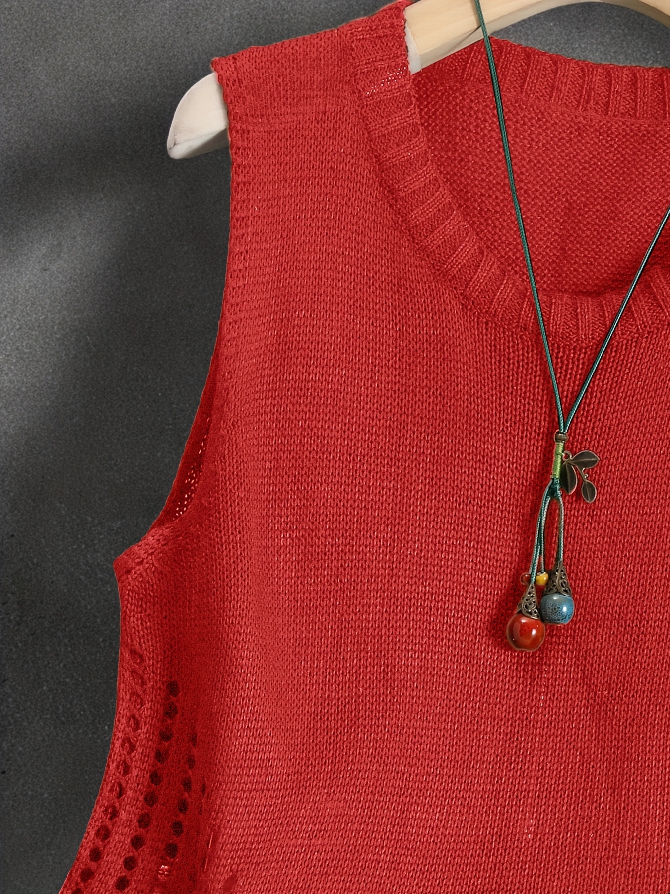 Women'S Red Sleeveless Tank Top with Hollow Round Neckline - Casual High Street Style for Spring/Summer/Fall, Perfect for Beach Vacations and Casual Attire, Summer Tank Top