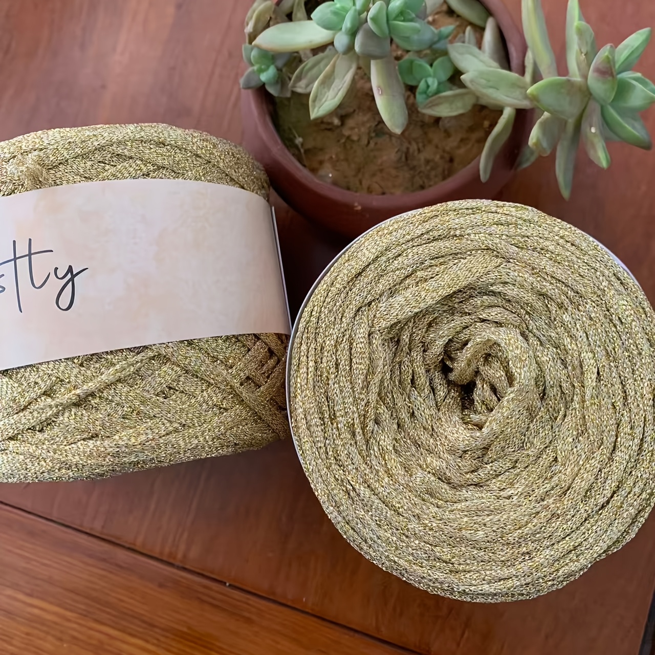 2 zlato rumene in srebrne ravne preje, 100 g/, paket dveh, 5 mm/širina. Zelo primerno za ročno tkanje, DIY obrti. Lahko se uporablja za izdelavo