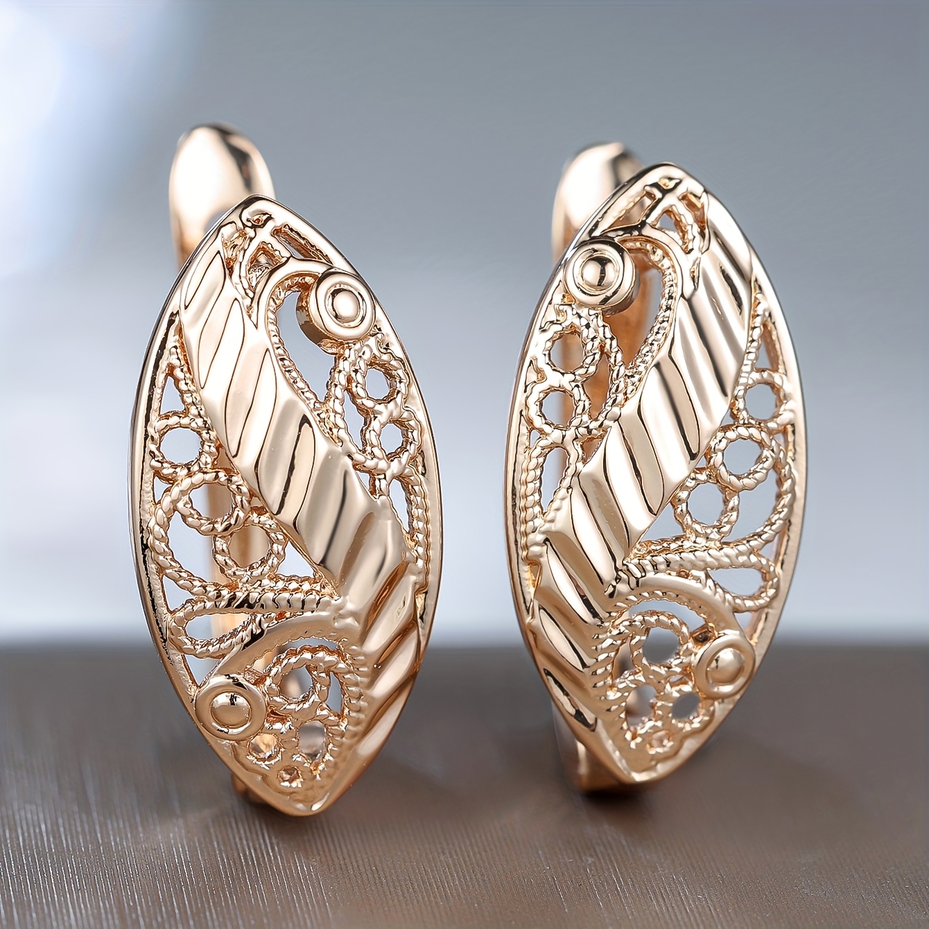 Image of 1 Pair Of Vintage Copper Ethnic Jewelry Hollow Lace Pattern Earrings For Women's Wedding/party Wear